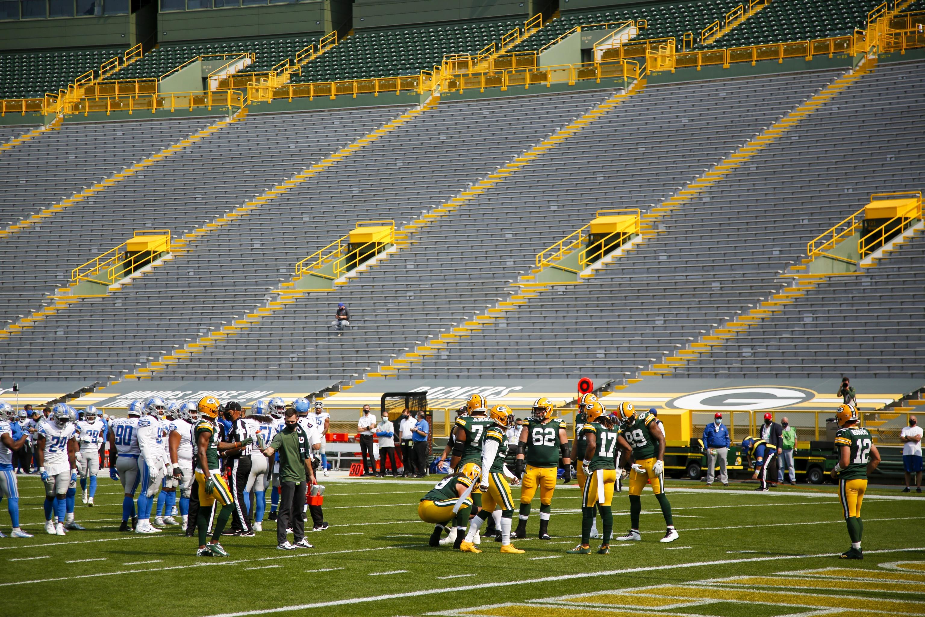 Green Bay Packers put indefinite hold on fans at Lambeau Field