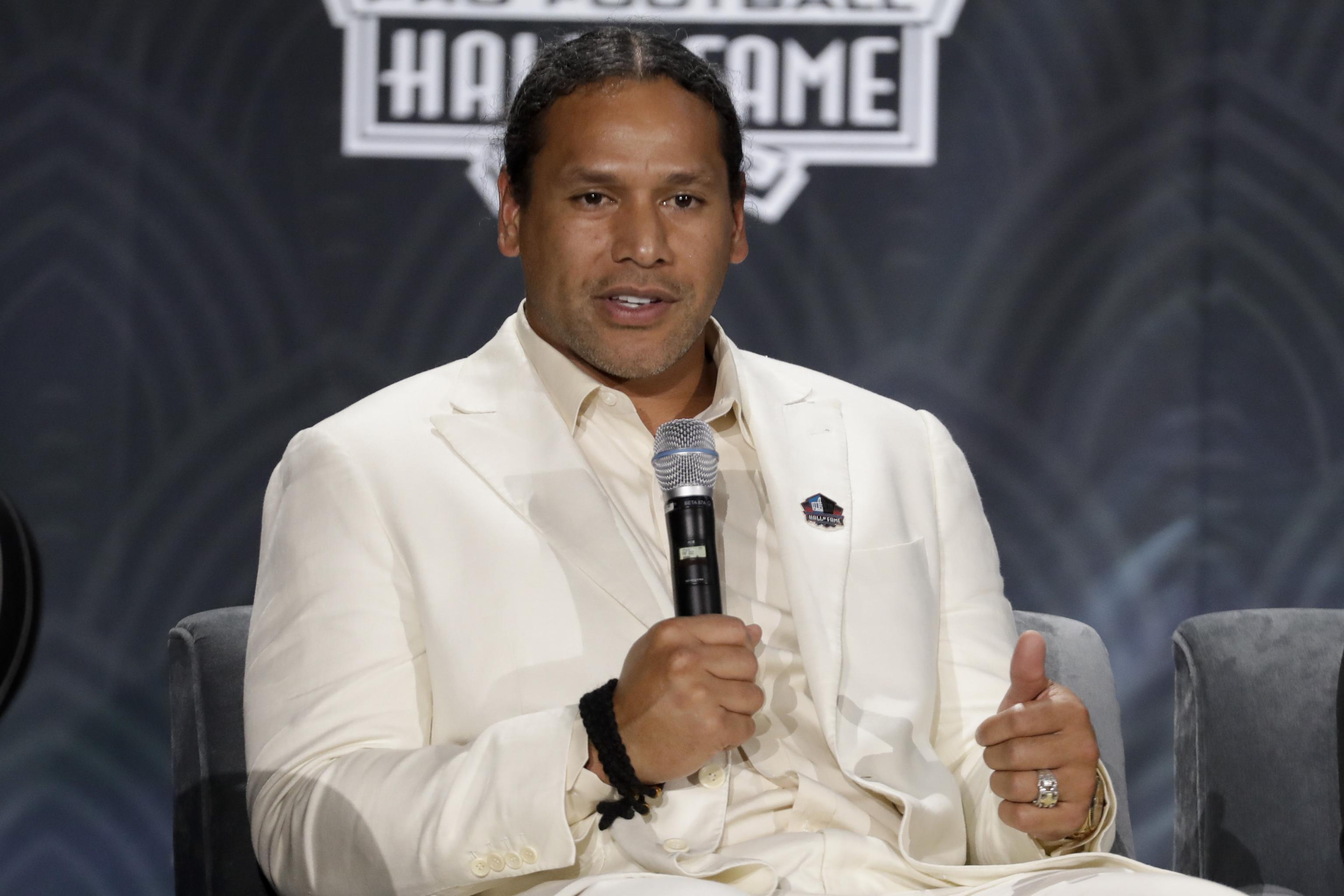 Former Pittsburgh Steelers Safety Troy Polamalu Stars With Kansas City  Chiefs QB Patrick Mahomes In New Head And Shoulders Commerical - CBS  Pittsburgh