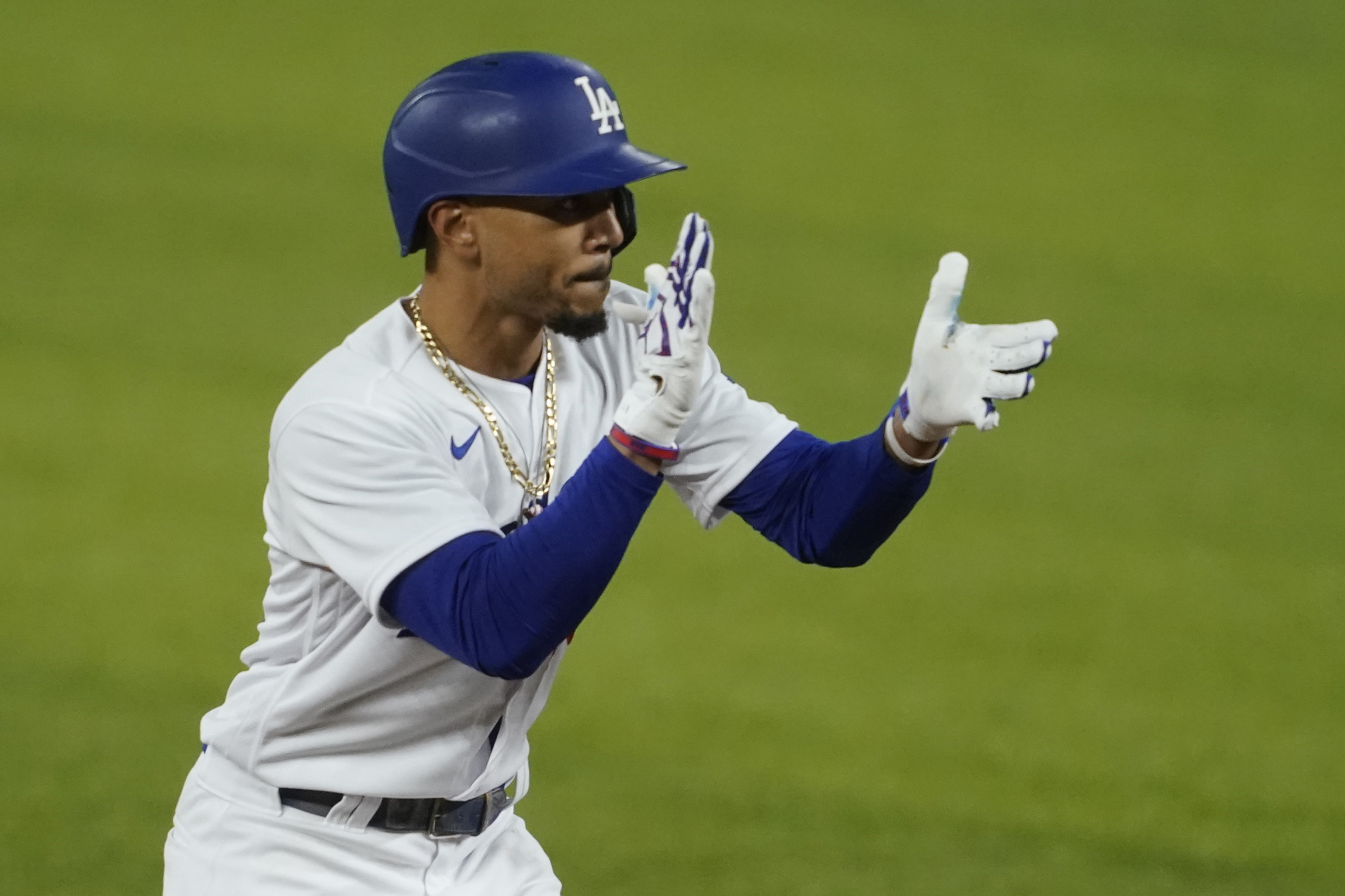 Mookie Betts on Manny Machado Confrontation: 'Gotta Be 2 Sides' to Celebrating | Bleacher Report | Latest News, Videos and Highlights