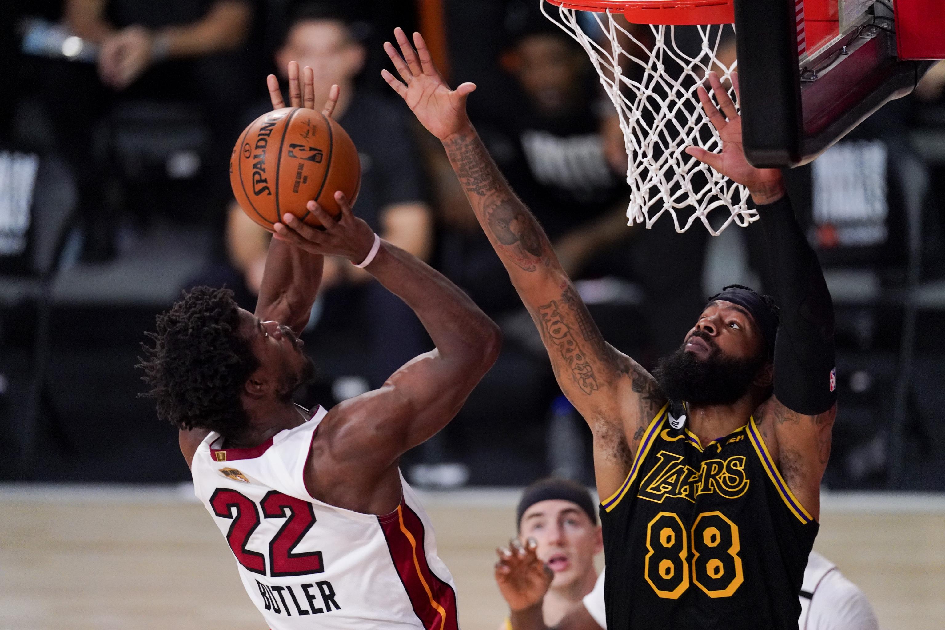 Nba L2m Lakers Fouls Vs Jimmy Butler Late In Game 5 Were Correct Calls Bleacher Report Latest News Videos And Highlights