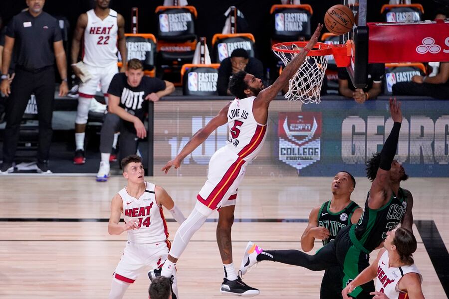 Dennis Schroder Is Going To Be A Star And He S Making Sure Everyone Knows It Bleacher Report Latest News Videos And Highlights