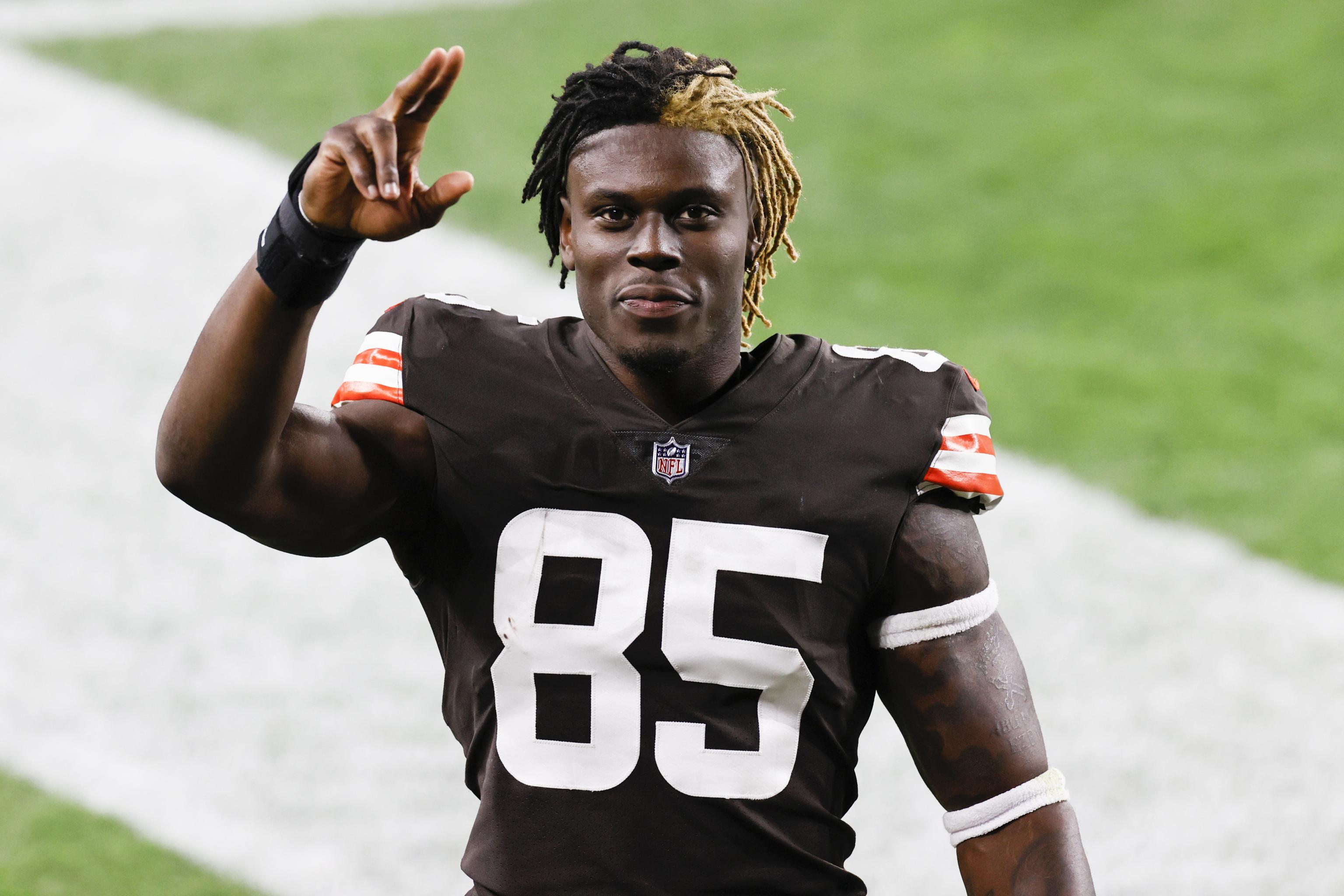 Browns TE David Njoku walks back trade request