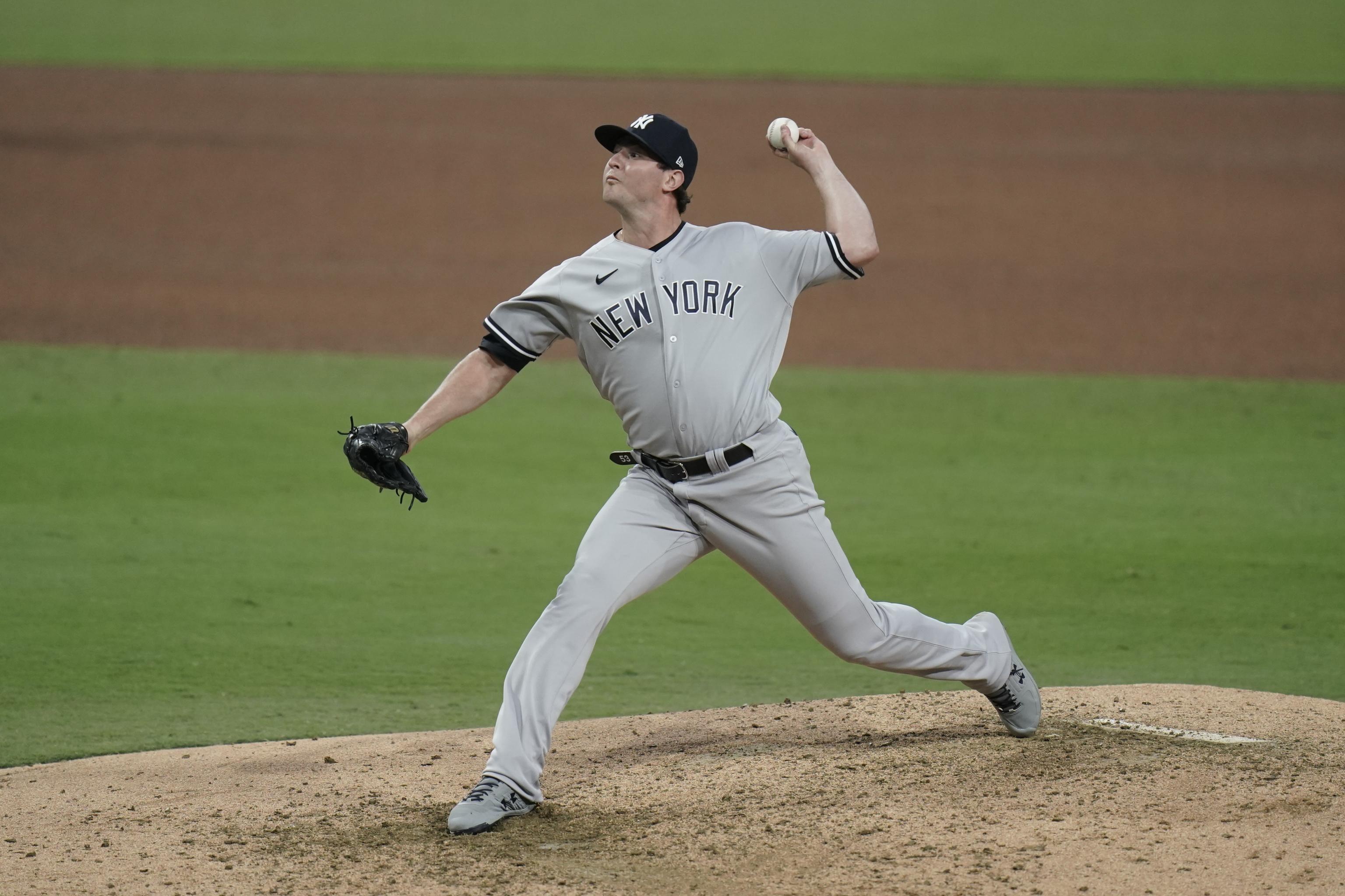 Yankees Pitcher Zack Britton Plays in 'Field of Dreams' Shoes That