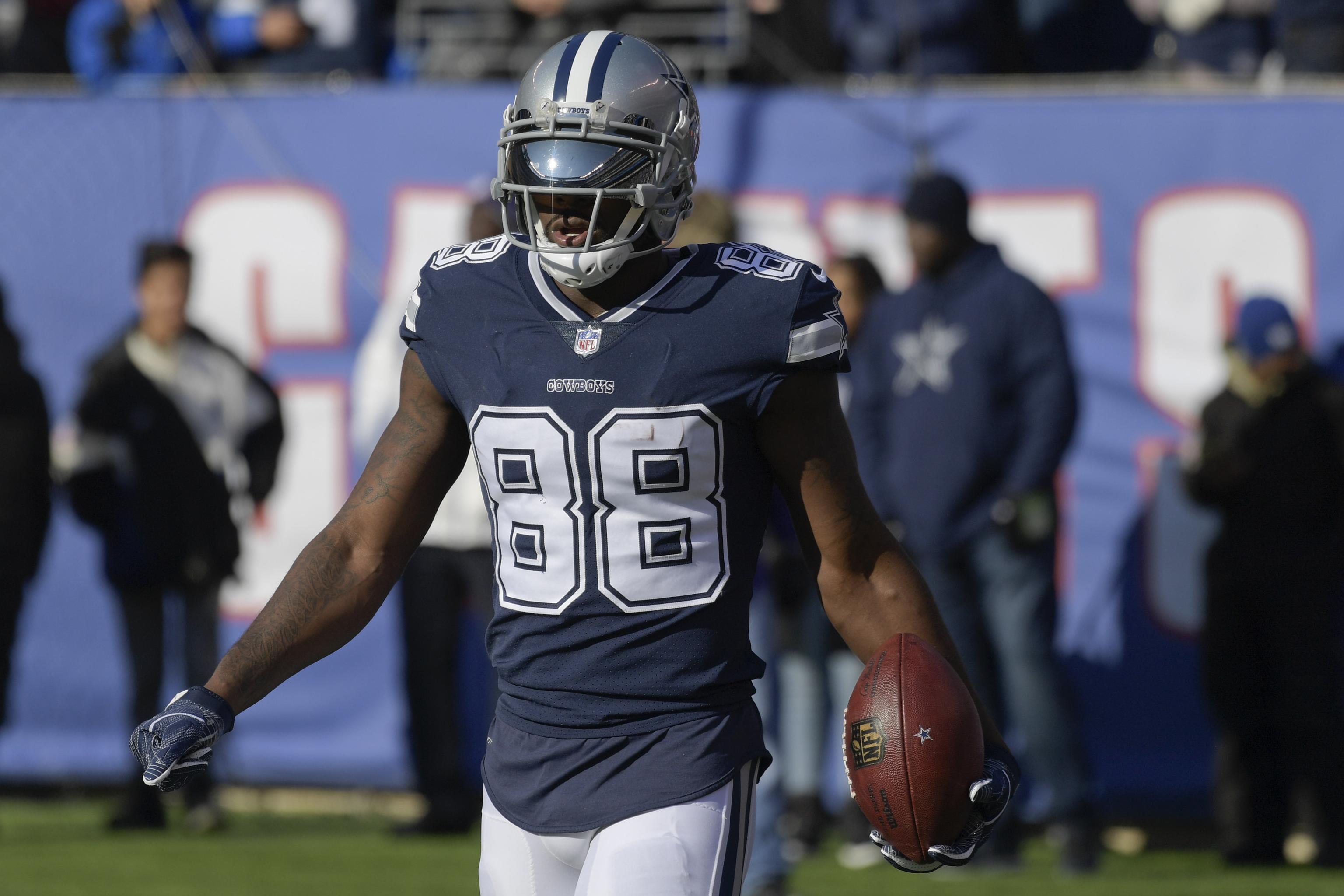 Baltimore Ravens wide receiver Dez Bryant (88) lines up against