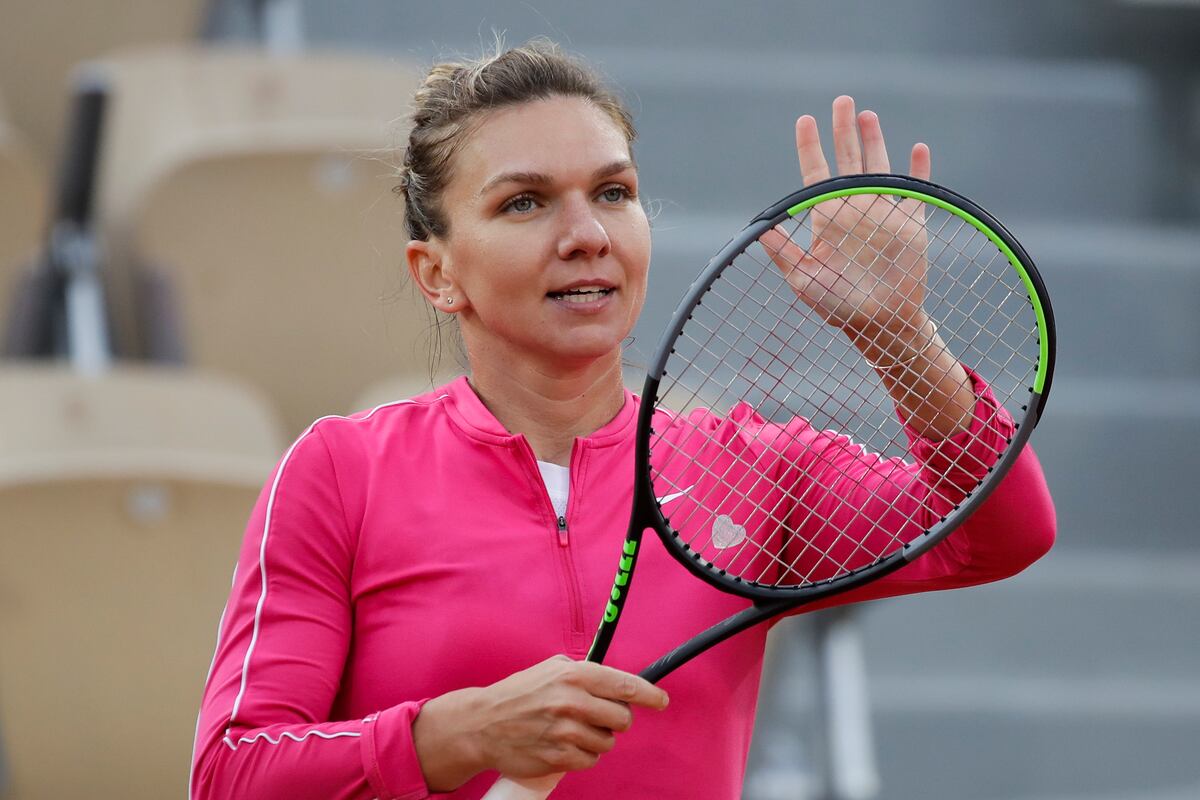 Simona Halep Announces She Tested Positive for COVID-19 ...