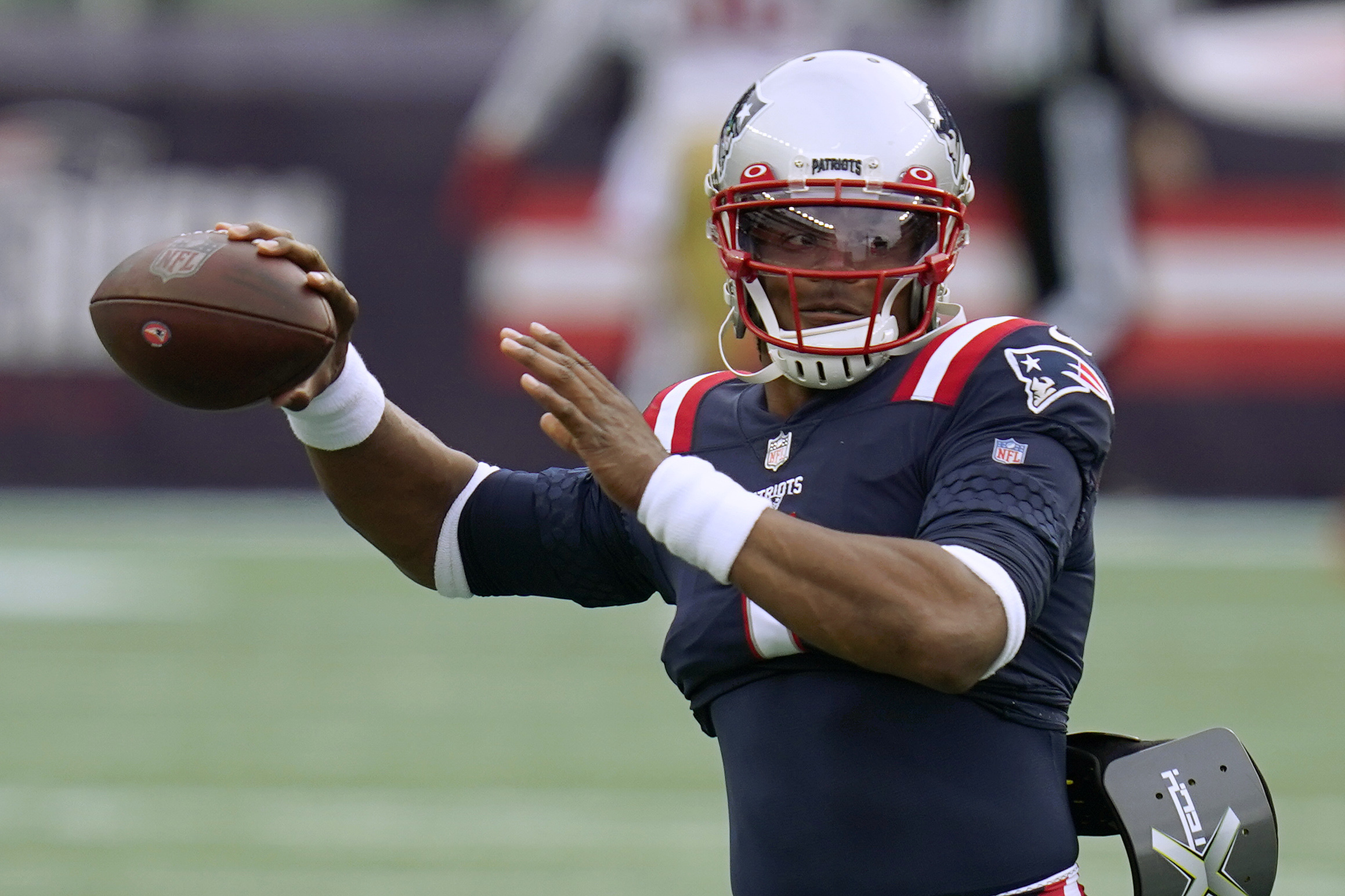 Cam Newton pulled in Patriots' 33-6 loss to 49ers