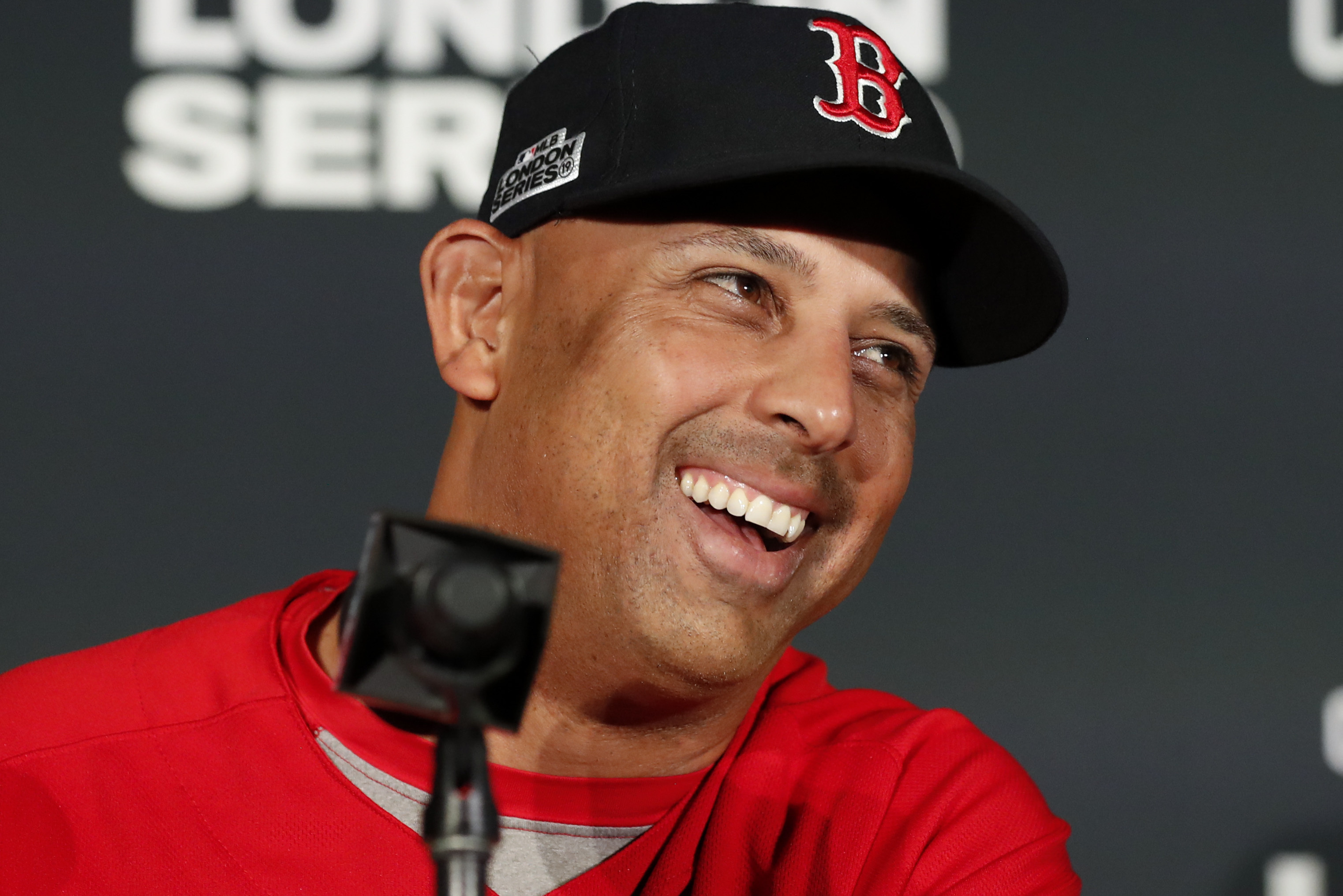 MLB rumors: Door open for Alex Cora to replace Ron Roenicke as Red