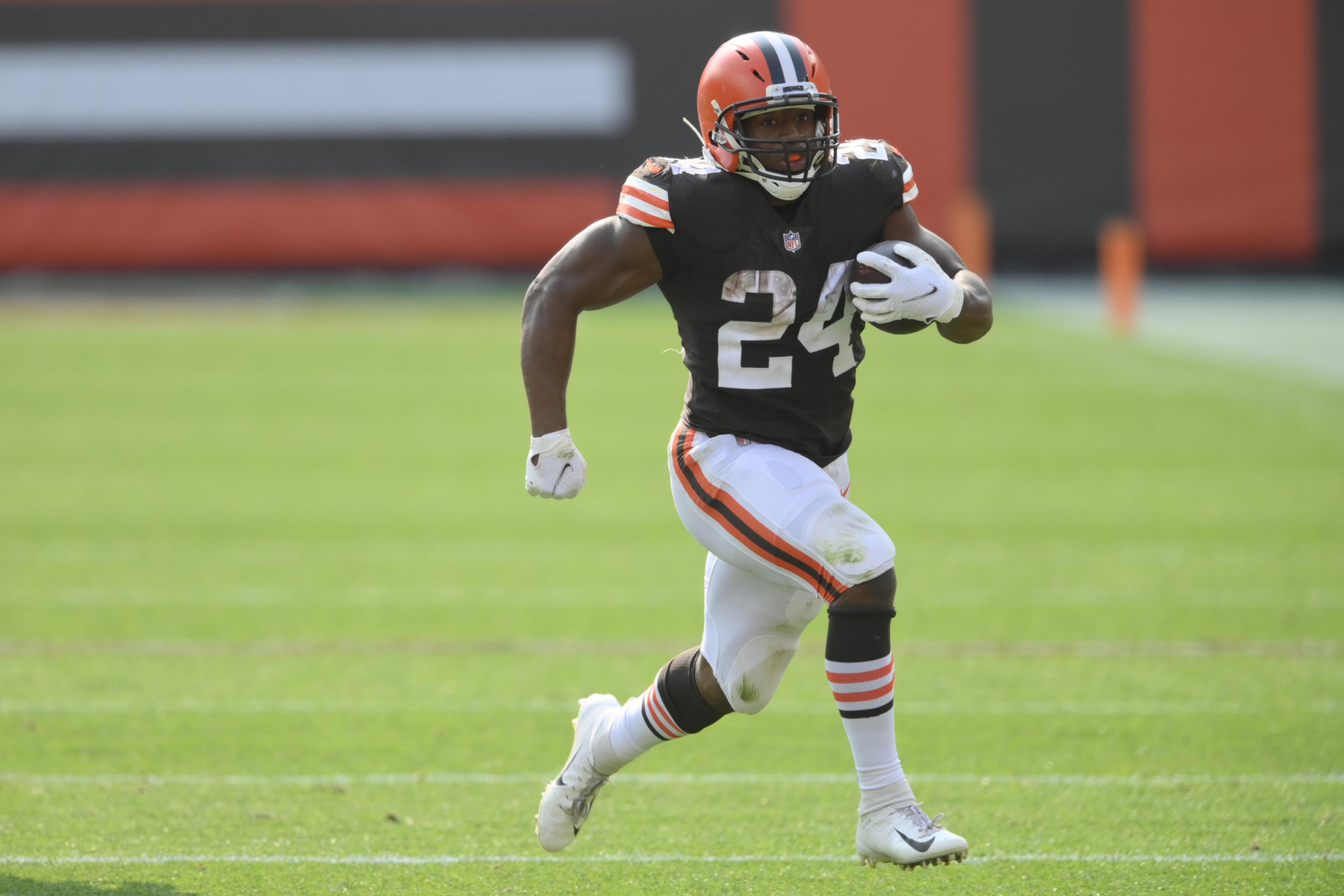 Browns star Nick Chubb suffers gruesome leg injury, broadcast avoids replay