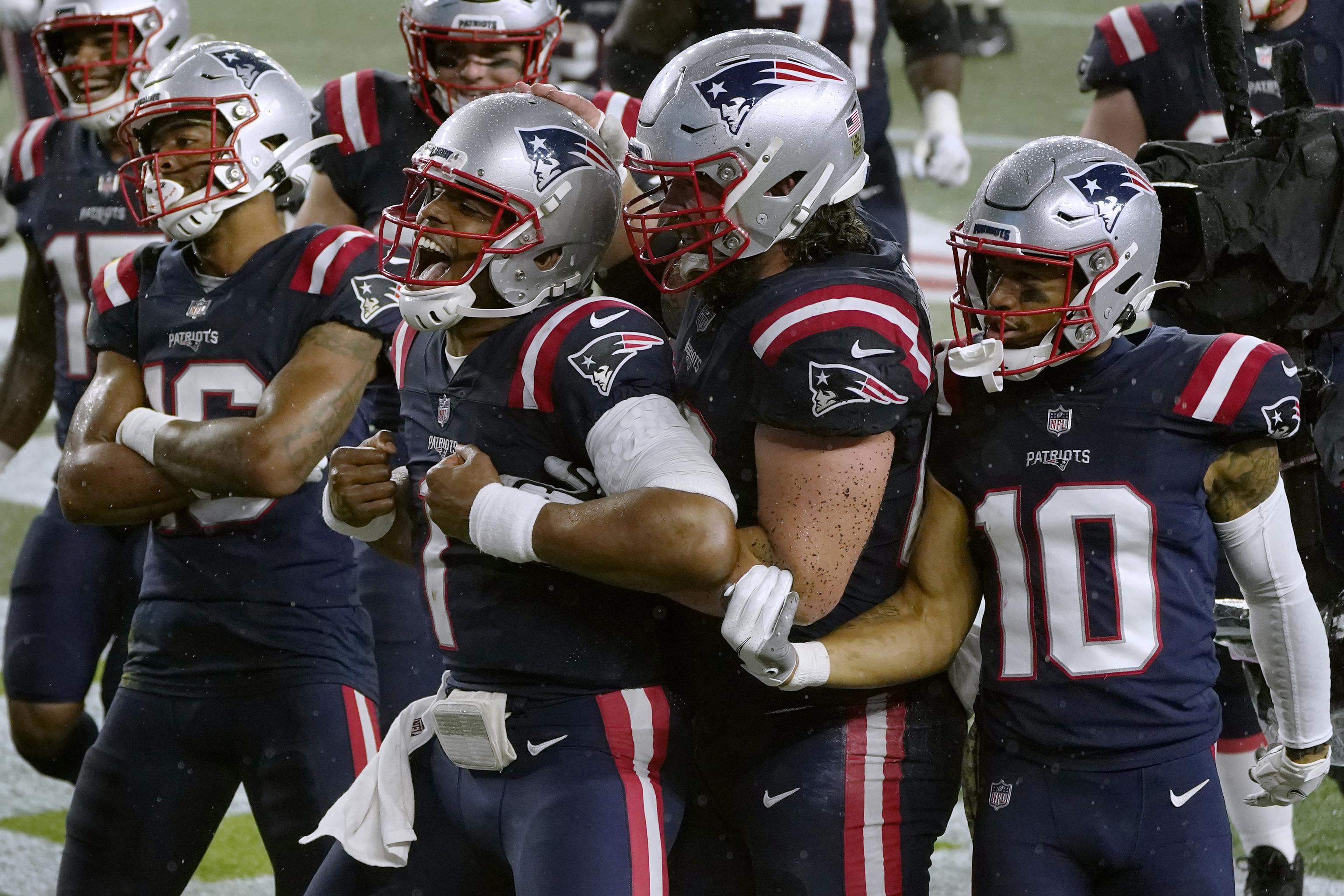 Sitting at 5-4, can the Patriots reach their projected win total and make  the playoffs?