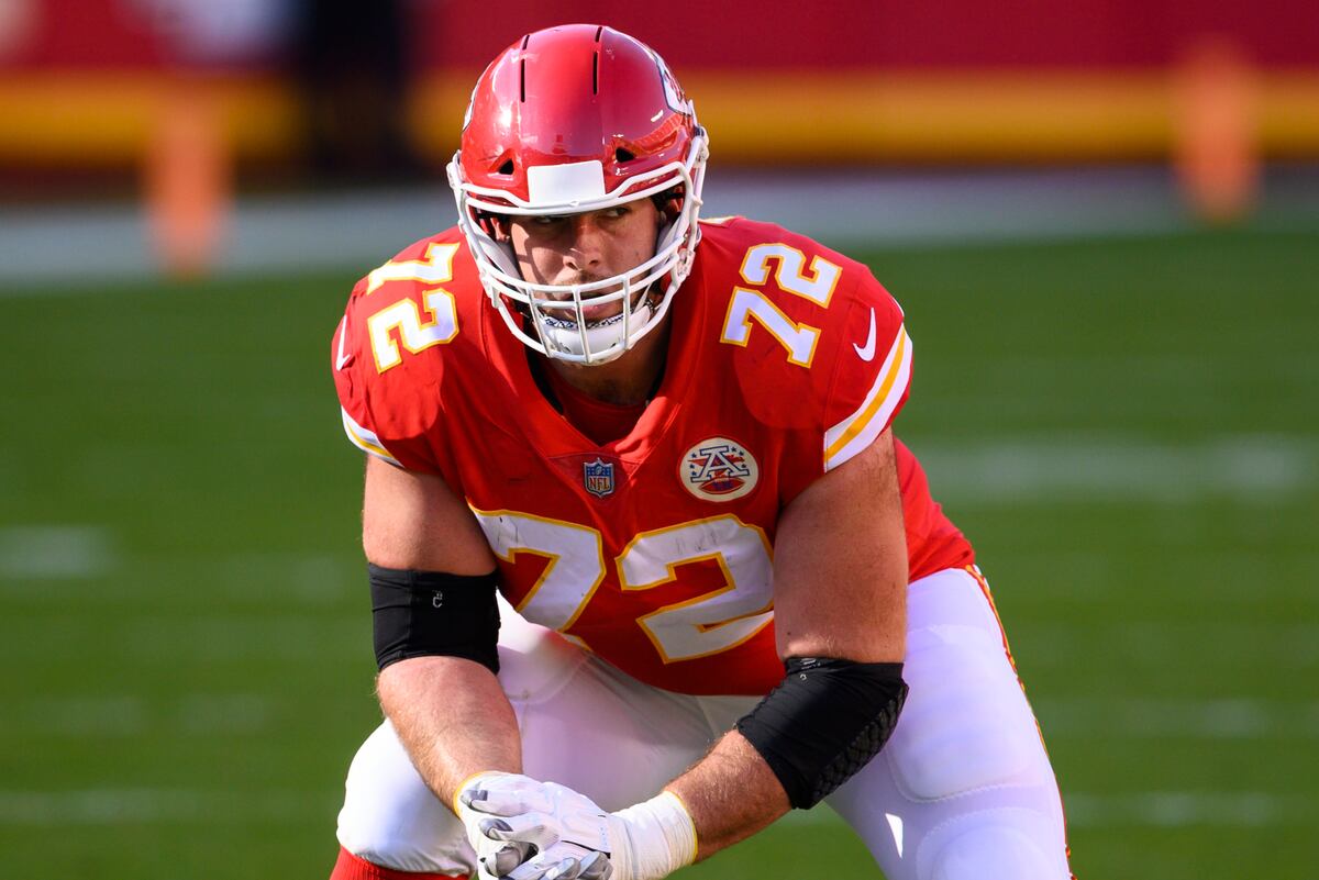 Eric Fisher, Mitchell Schwartz Among 3 Chiefs OL Placed on ...
