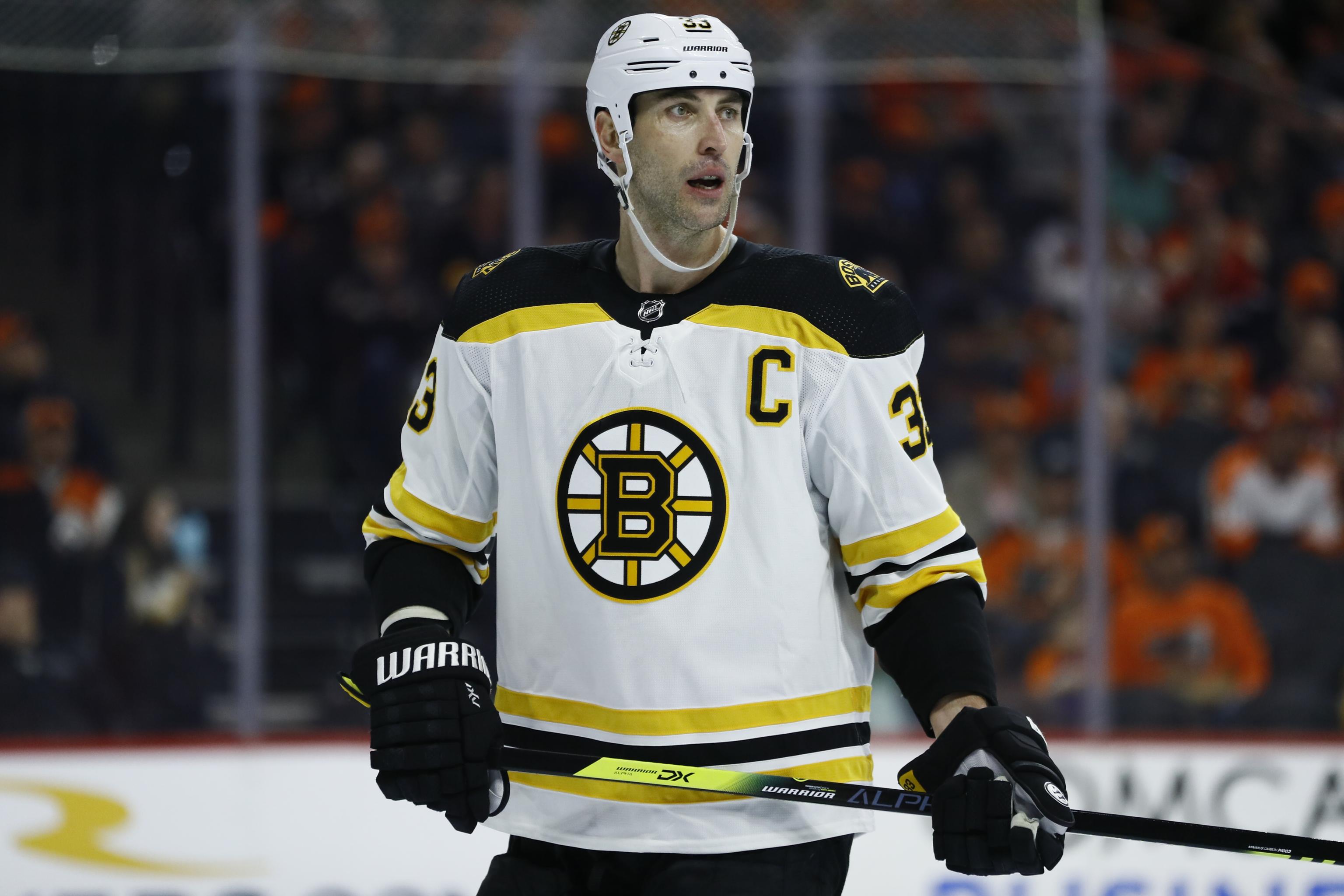 Zdeno Chara Reminds NHL Why You Don't Try Fighting Islanders Veteran
