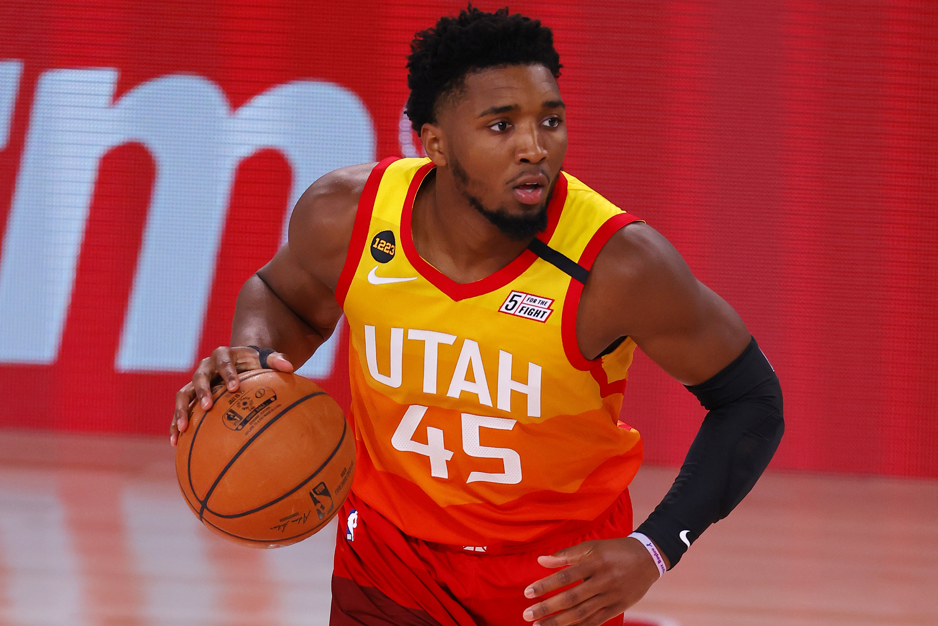 Donovan Mitchell signs extension with Jazz