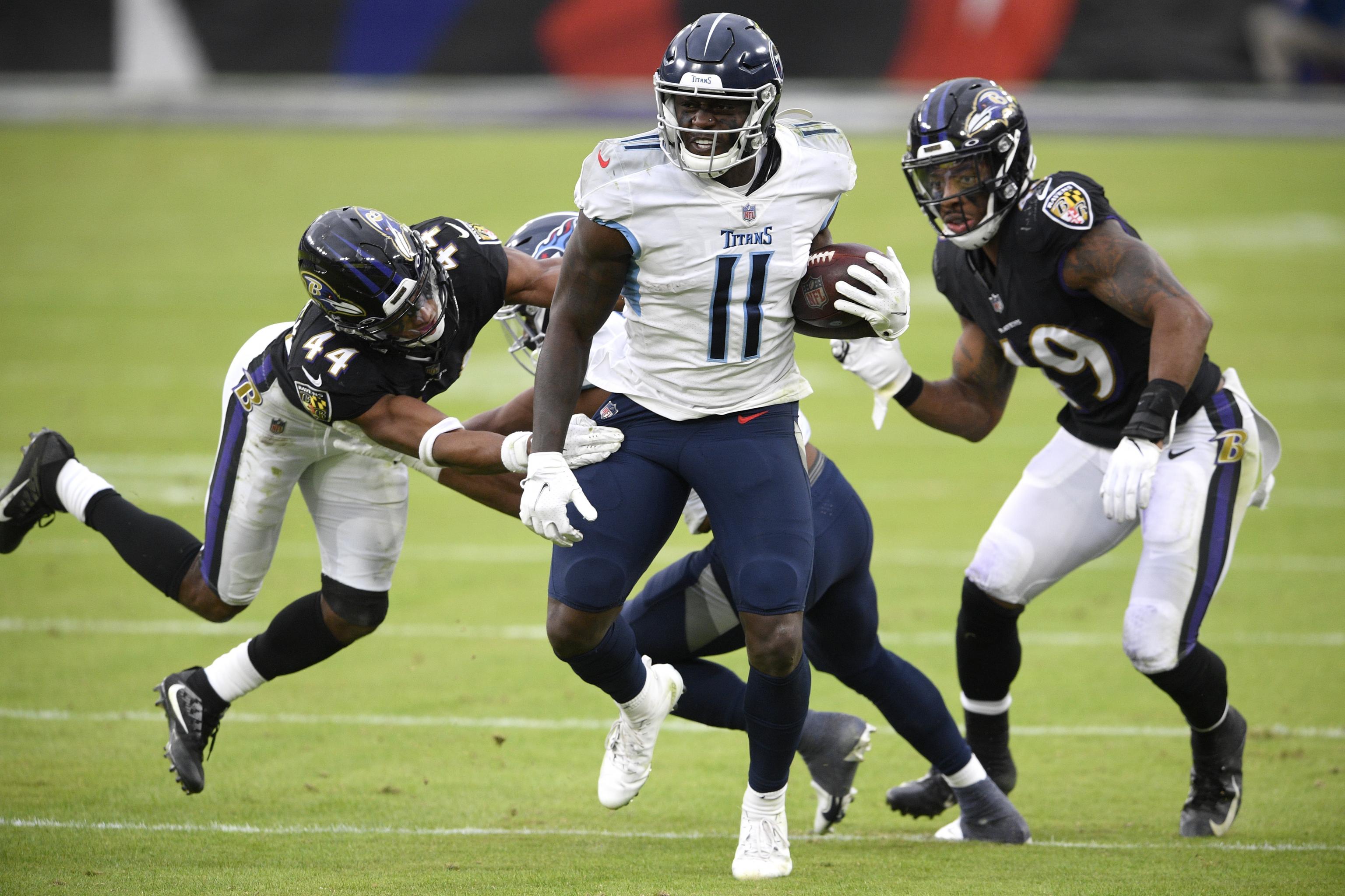 Lamar Jackson gets first playoff victory; Ravens hold Titans' Derrick Henry  to 40 yards - The Washington Post