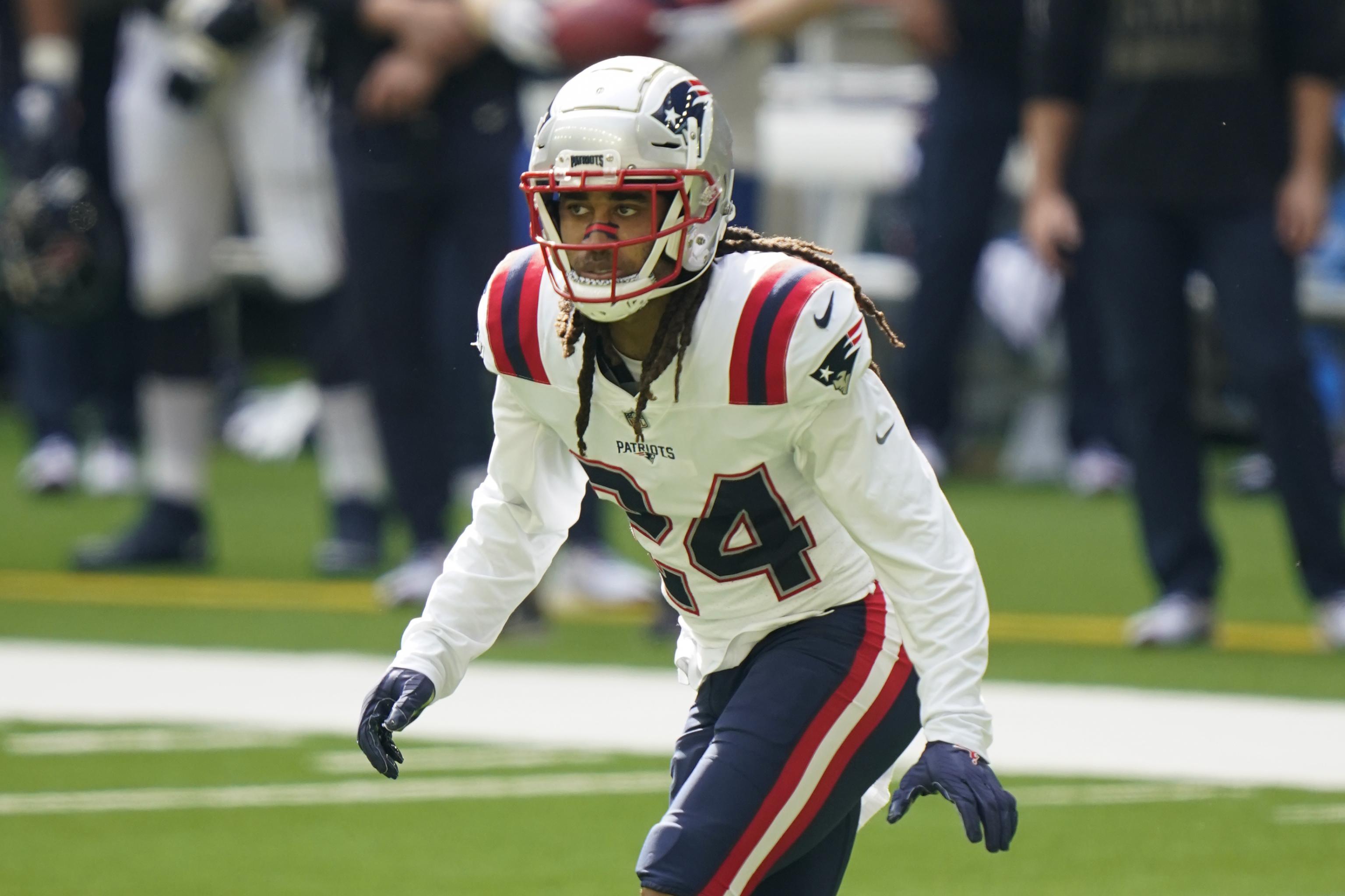 Patriots corner Stephon Gilmore gets best of Cardinals DeAndre Hopkins