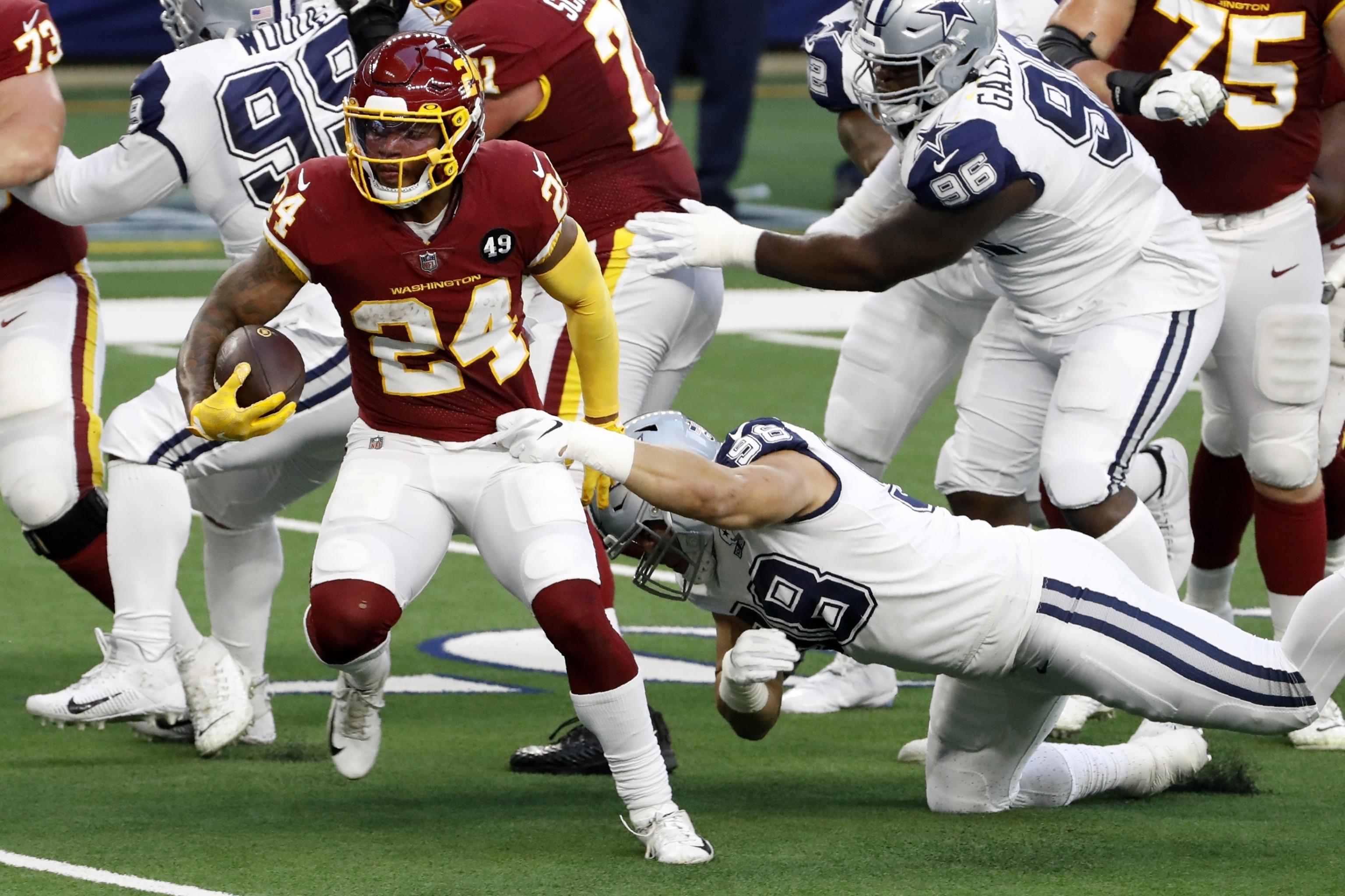 Antonio Gibson of the Washington Football Team runs for a touchdown