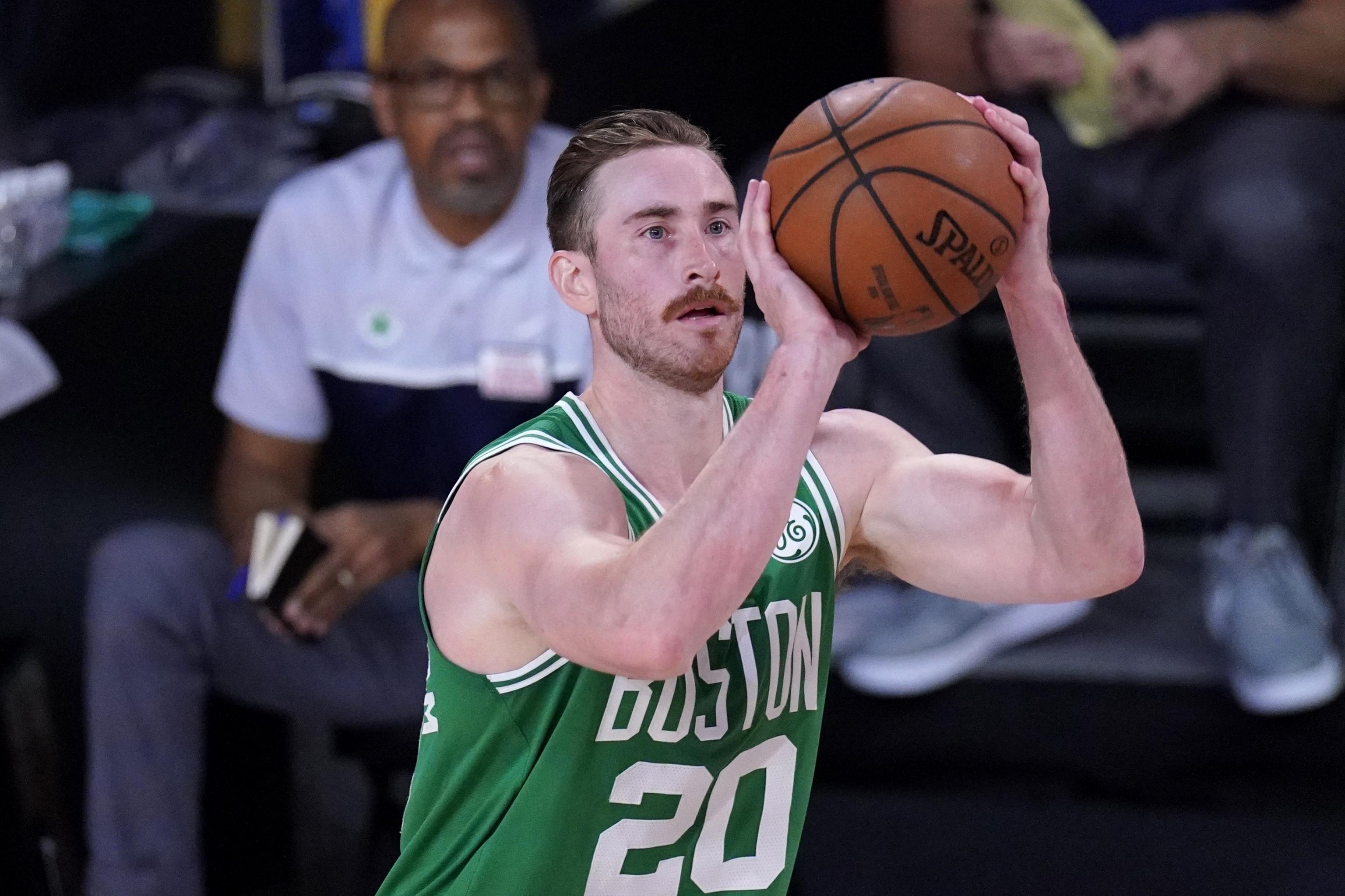 Report: Gordon Hayward, Utah Jazz remain 'far apart' in contract  discussions - Sports Illustrated