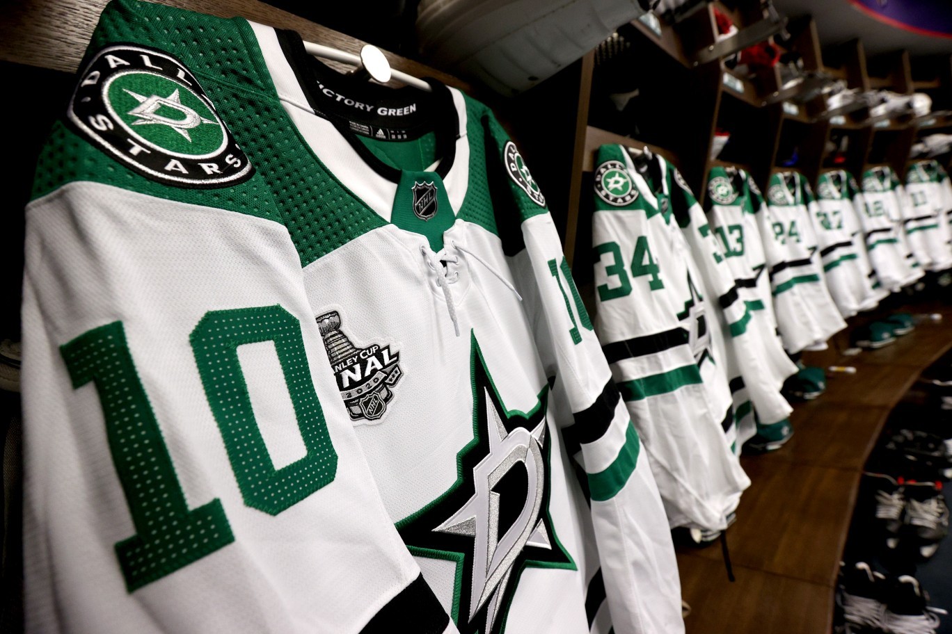 NHL Reverse Retro Jerseys Are Back: Details On Every Team's