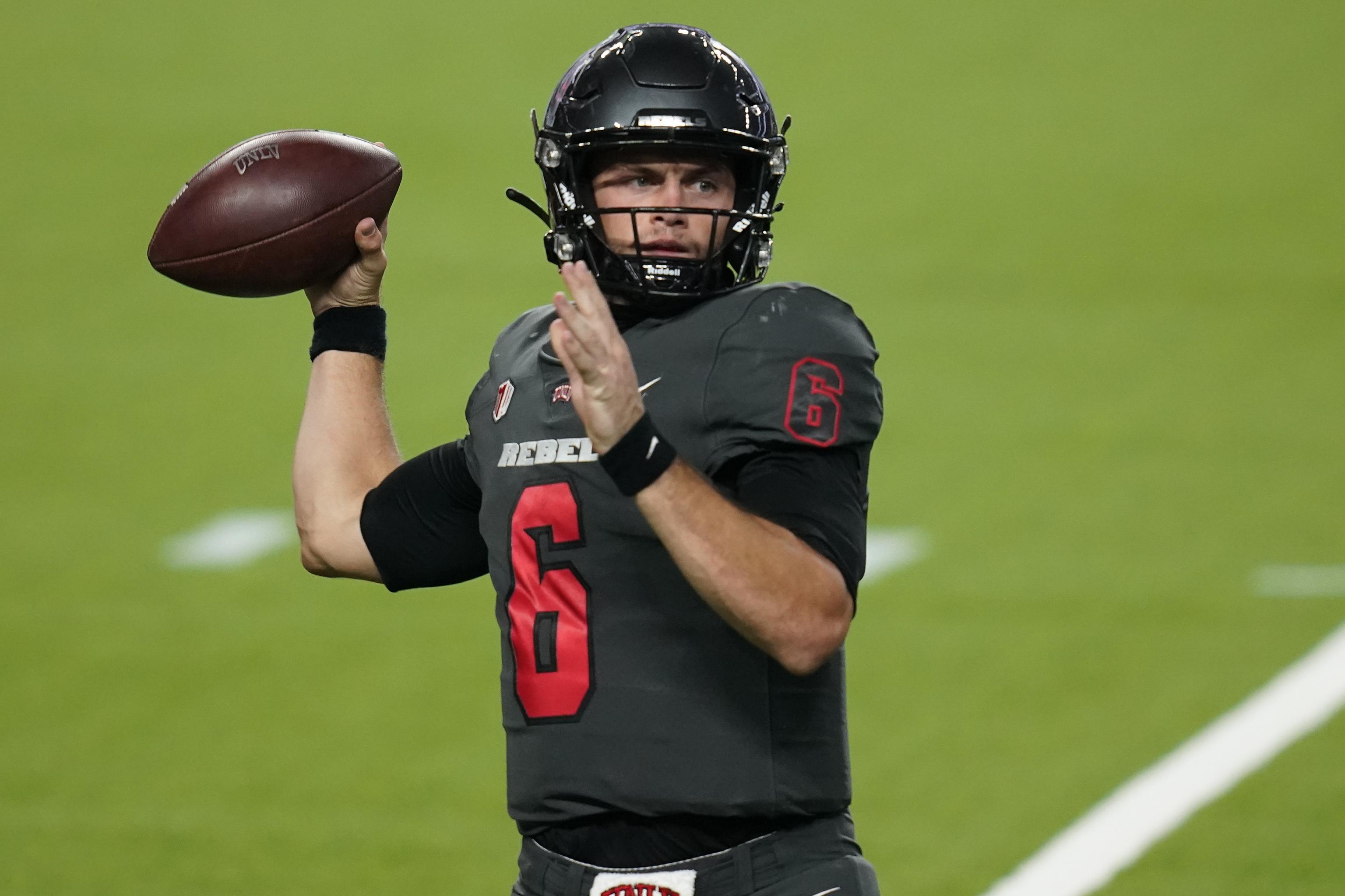 UNLV QB Max Gilliam Apologizes For Eating Sushi Off Nude Model