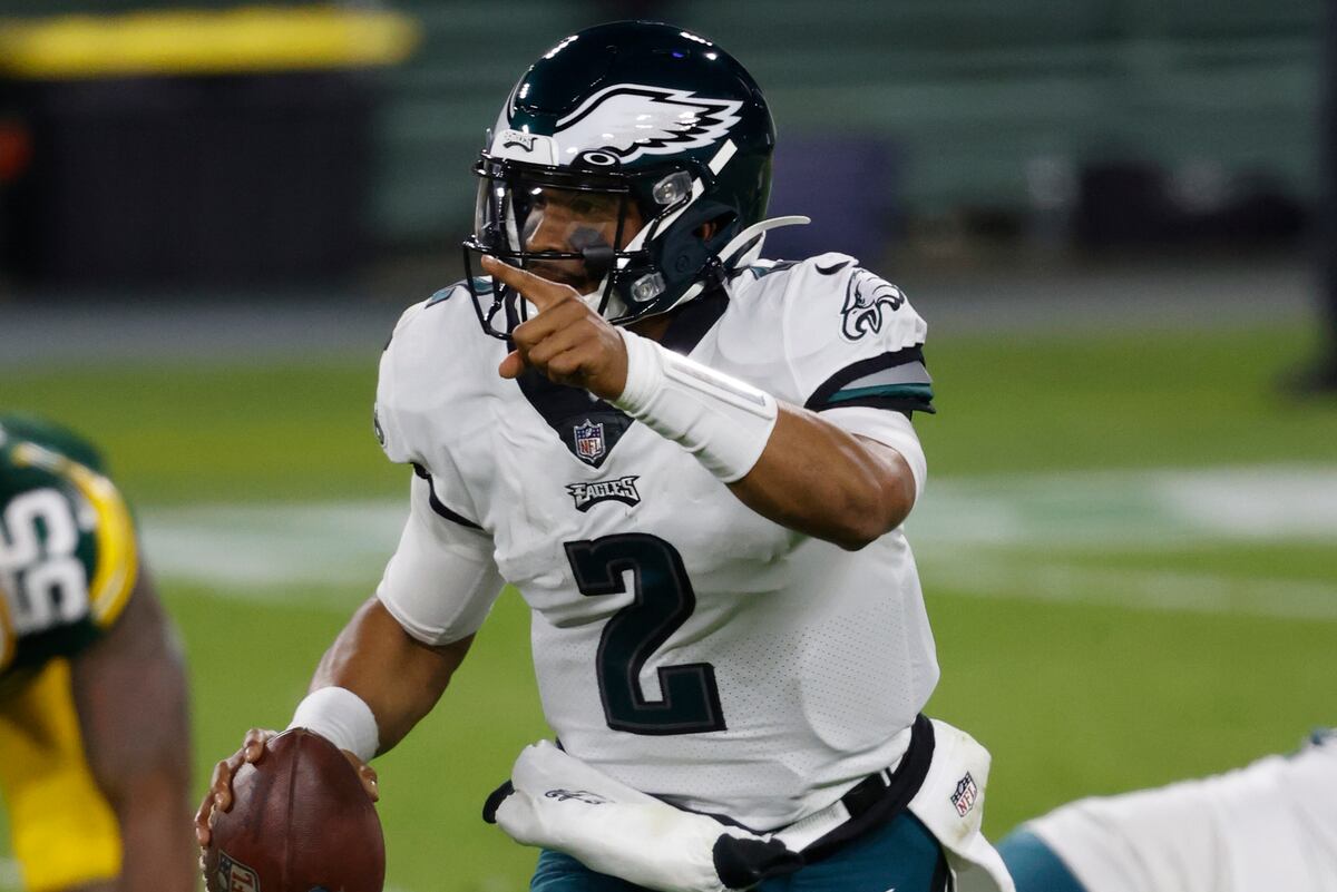 Jalen Hurts, Miles Sanders' Eagles Fantasy Outlook After Carson Wentz's