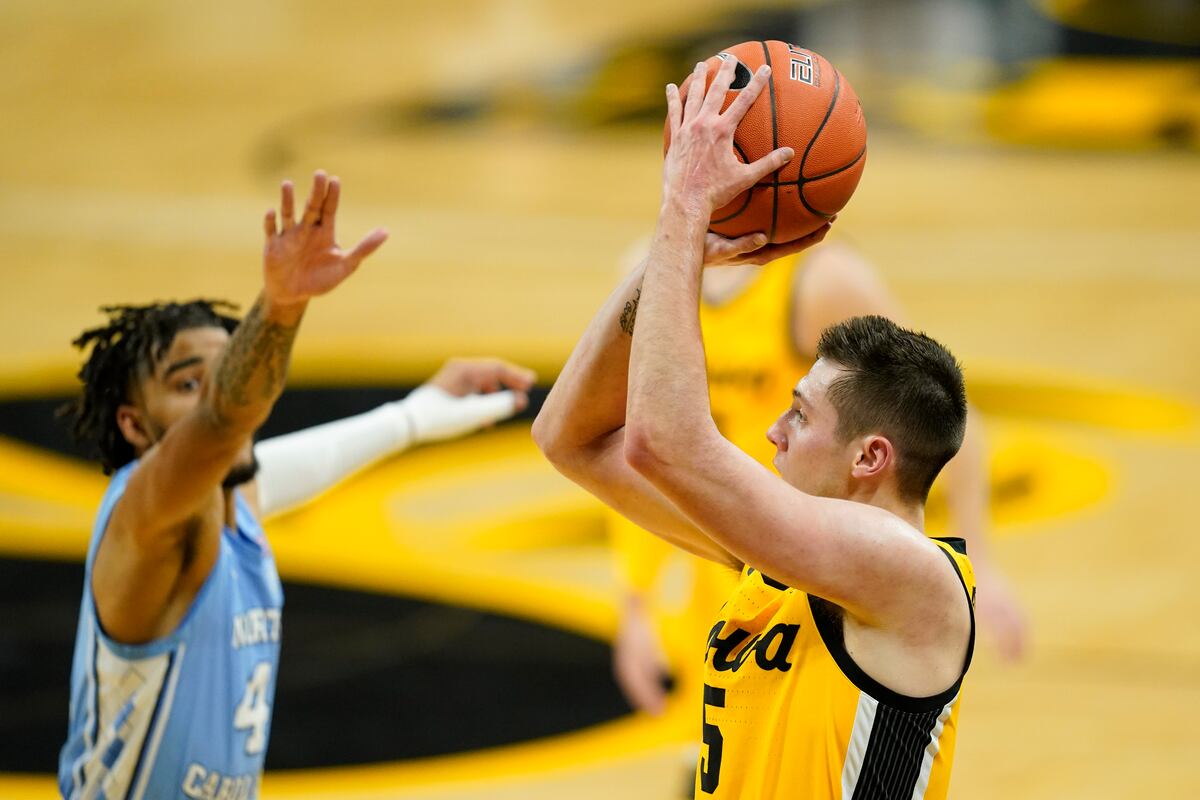 Luka Garza, No. 3 Iowa Beat No. 16 UNC 9380 in 2020 ACC/Big Ten