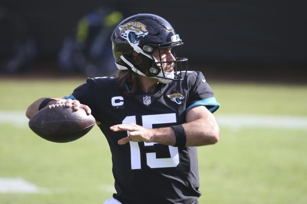 Jacksonville Jaguars quarterback Gardner Minshew II (15) warms up before an NFL football game against the Tennessee Titans, Sunday, Dec. 13, 2020, in Jacksonville, Fla. (AP Photo/Stephen B. Morton)
