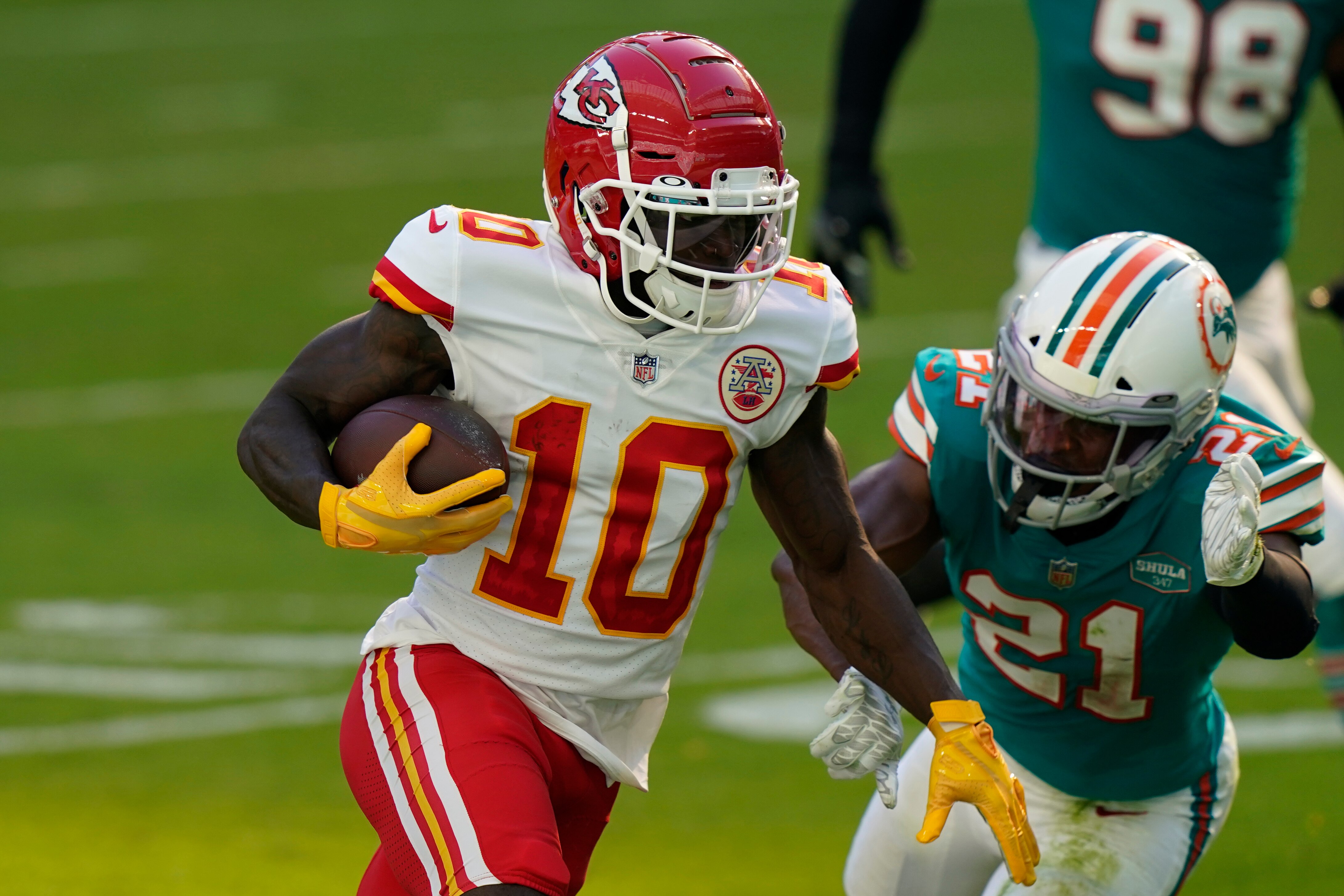 Patrick Mahomes, Chiefs Overcome Slow Start, Beat Tua Tagovailoa, Dolphins - Vimarsana News