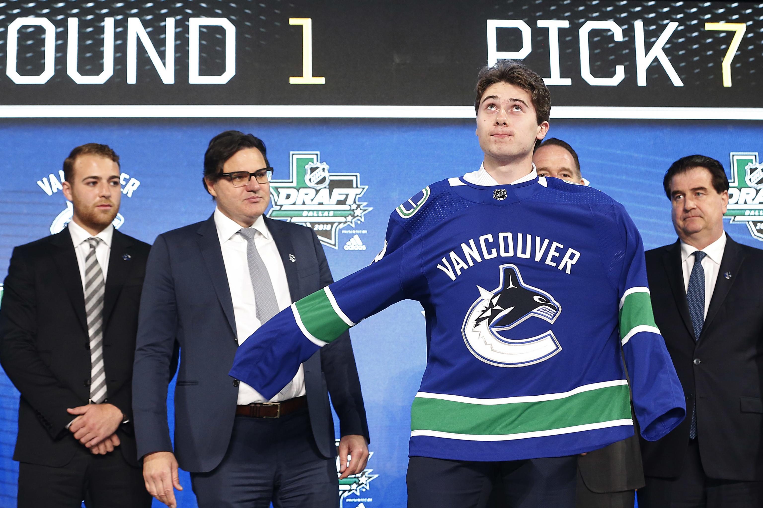 How to pick the right Vancouver Canucks jersey to buy