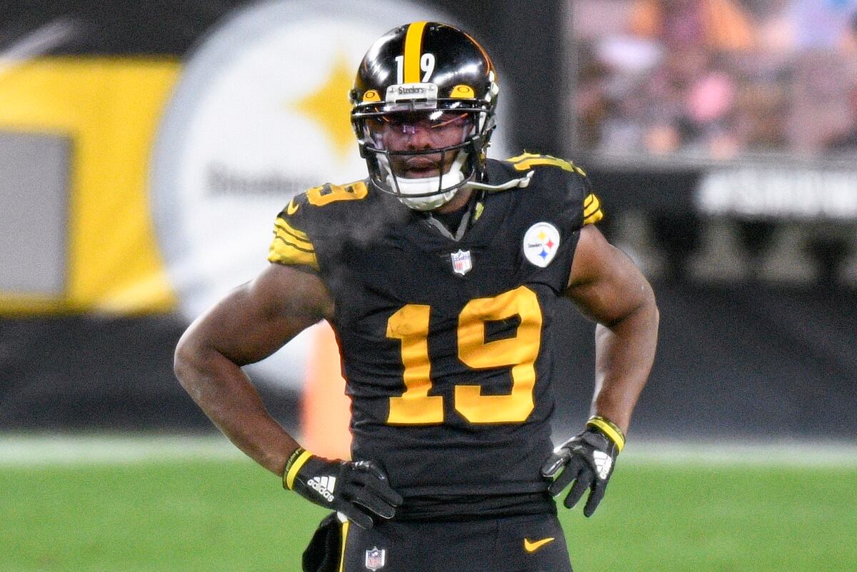 Fantasy Football Manager Loses by .04 Points After Leading by 0.46