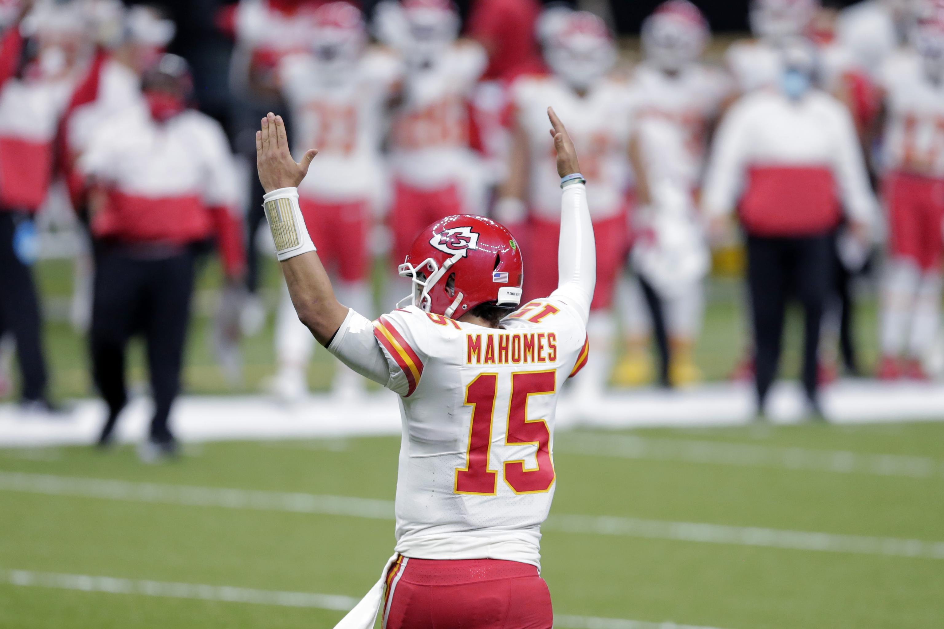 Packers' Aaron Rodgers passes KC's Patrick Mahomes as MVP favorite