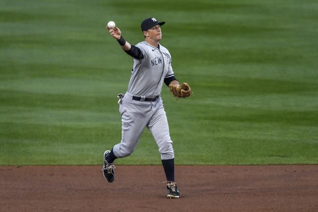 New York Yankees second baseman DJ LeMahieu fields a groundout by Toronto Blue Jays' Teoscar HernÃ¡ndez during the first inning of a baseball game in Buffalo, N.Y., Tuesday, Sept. 22, 2020. (AP Photo/Adrian Kraus)
