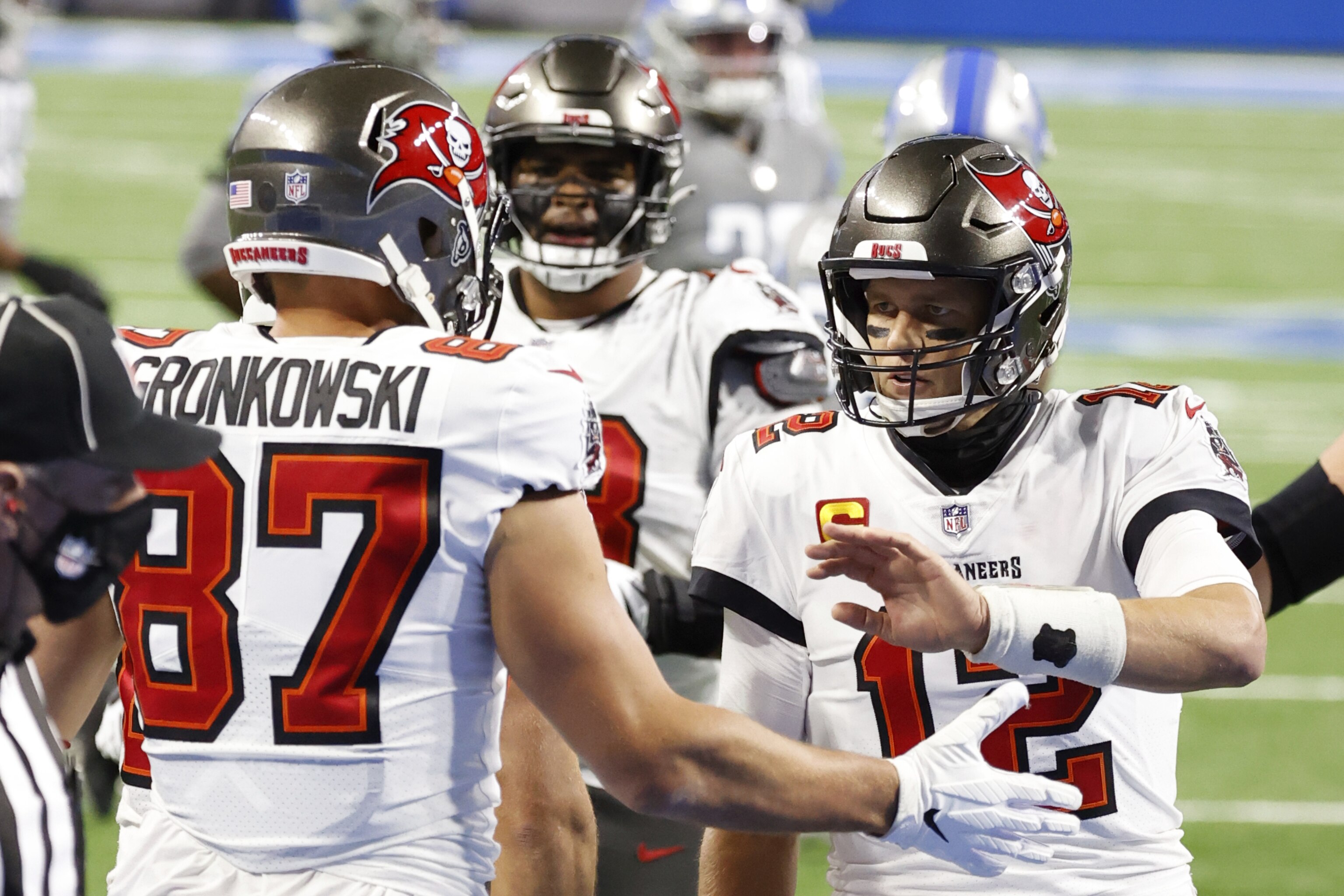 Tom Brady Throws 4 Tds As Buccaneers Dominate Lions Matthew Stafford Injured Bleacher Report Latest News Videos And Highlights Tom Brady Throws 4 Tds As Buccaneers Dominate Lions Matthew Stafford Injured Bleacher Report Latest News Videos And Highlights