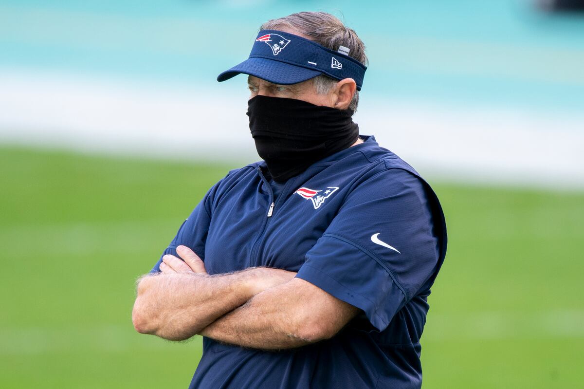 Bill Belichick Talks Challenge Call Before Throwing Phone in Patriots