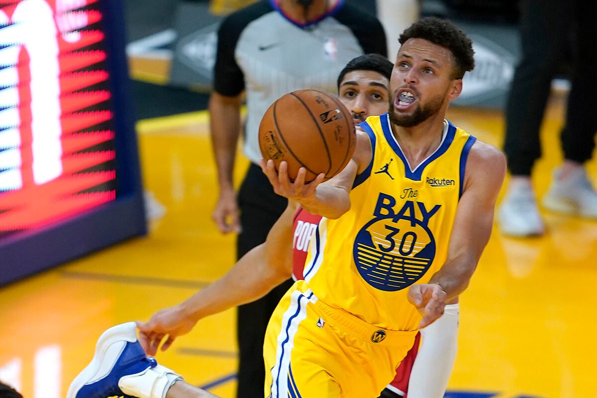 Video: Stephen Curry Drops Career-High 62 Points in ...