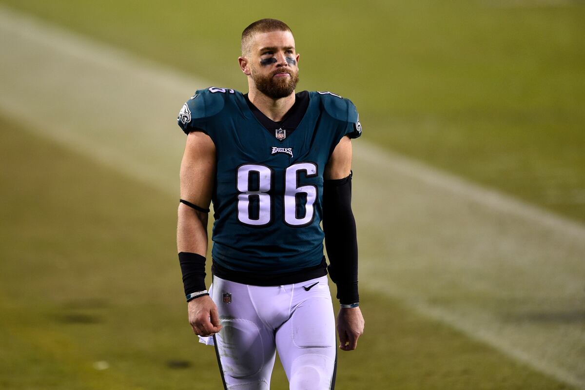 Zach Ertz on Eagles Trade, Contract Rumors �I Want to Be
