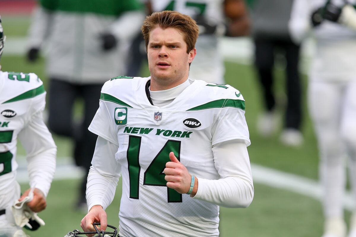 Jets GM Joe Douglas Won't Commit to Sam Darnold as NY's Starting QB in 2021 - Vimarsana News