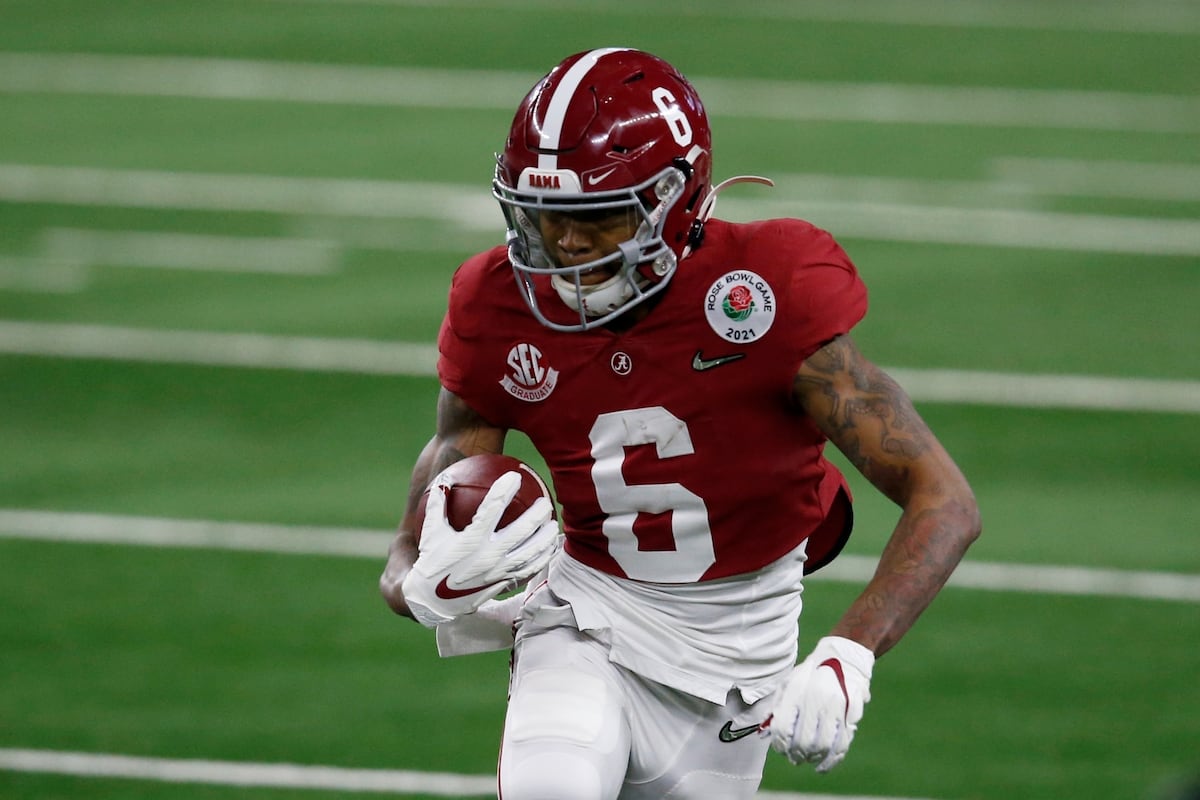 DeVonta Smith Wins 2020 Maxwell Award over Trevor Lawrence ...