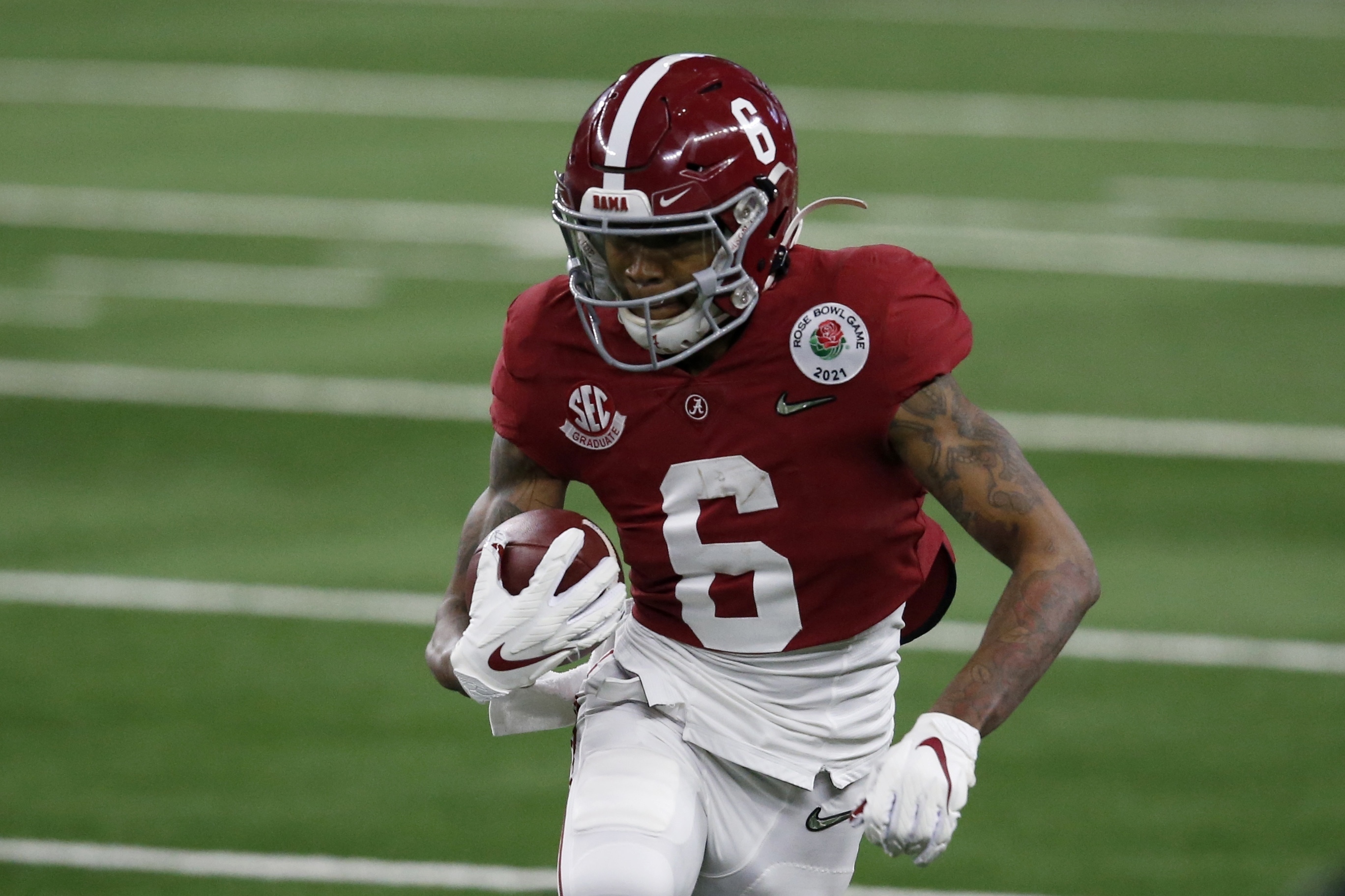 Alabama's Derrick Henry wins Maxwell Award, honoring the player of