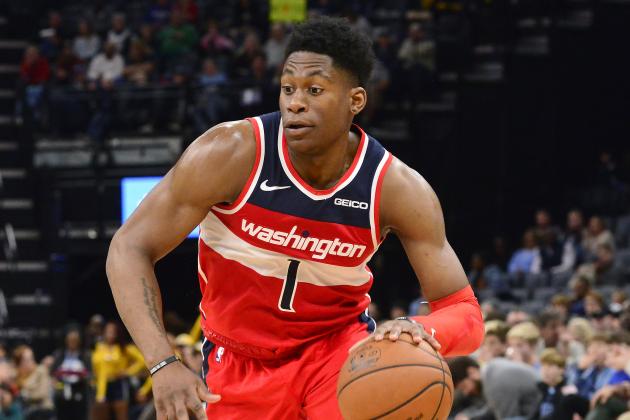Washington Wizards guard Admiral Schofield (1) handles the ball in the first half of an NBA basketball game against the Memphis Grizzlies Saturday, Dec. 14, 2019, in Memphis, Tenn. (AP Photo/Brandon Dill)