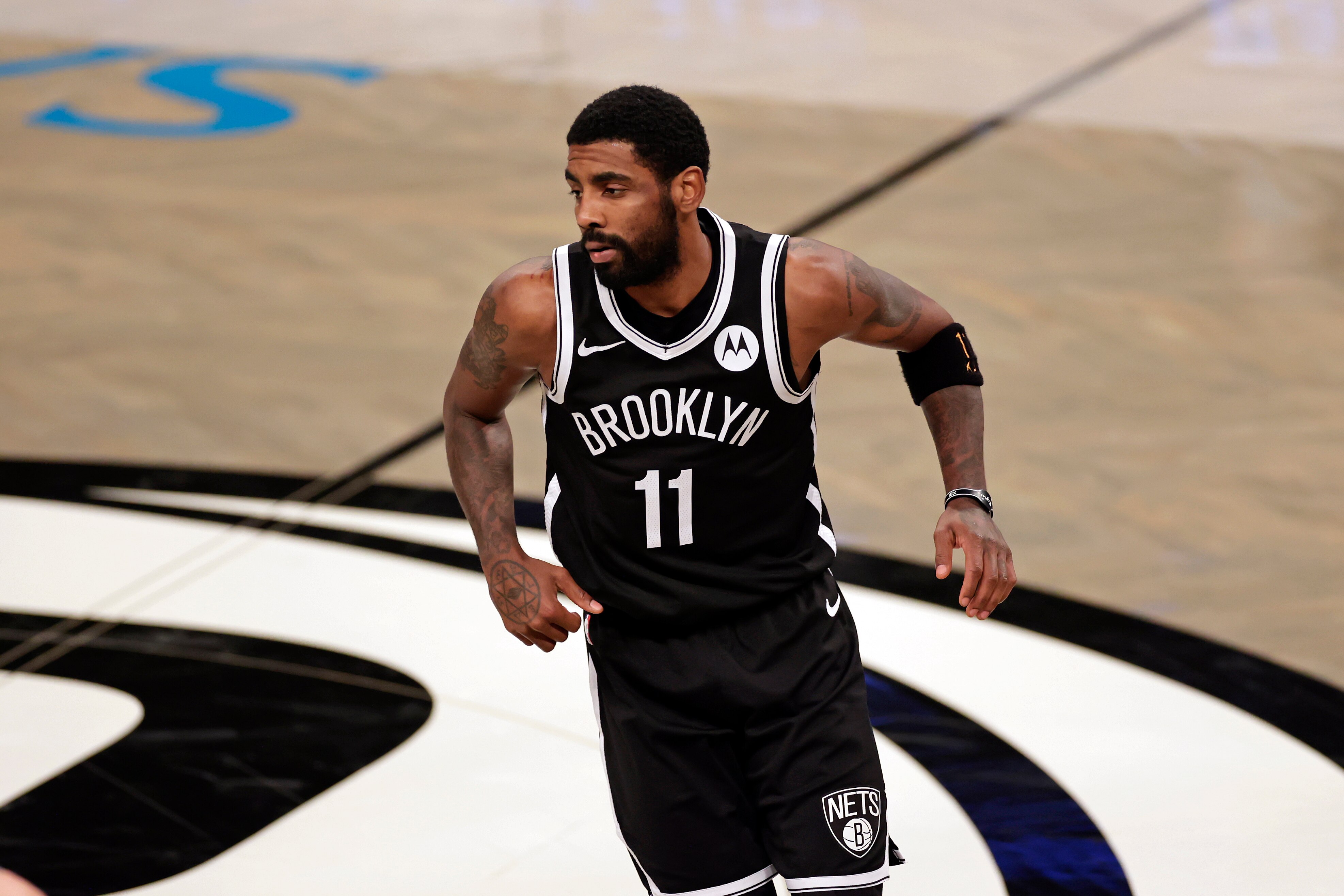 is kyrie irving playing tonight against the sixers