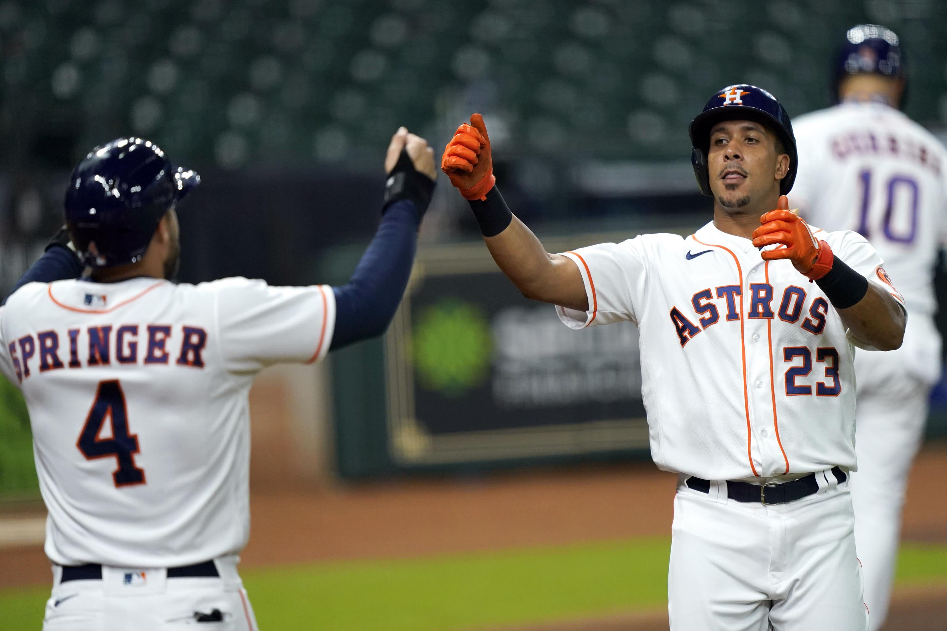 Astros sign Michael Brantley after losing out on George Springer