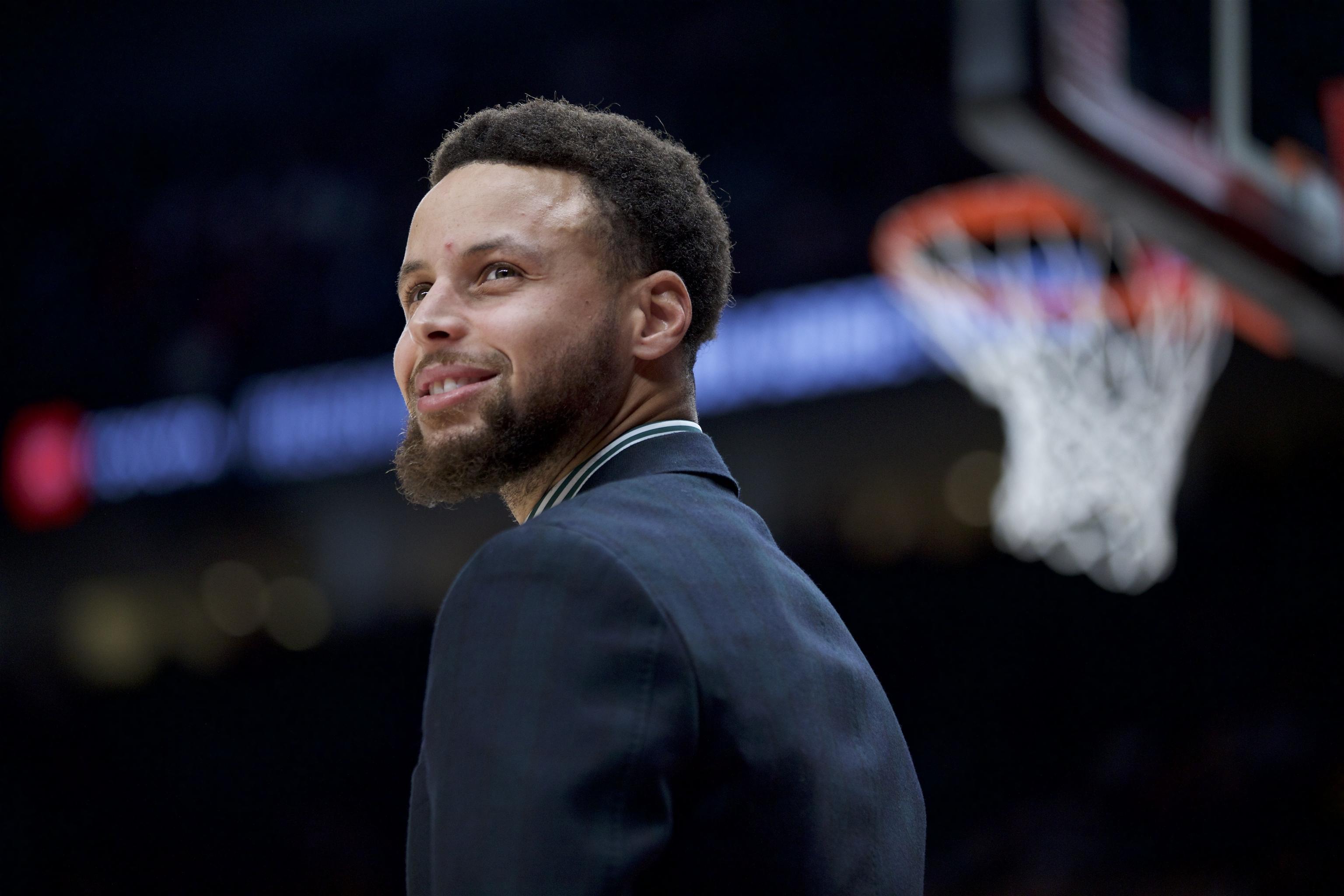 Warriors, Stephen Curry Sent Kamala Harris Signed 'Madame VP' Jersey