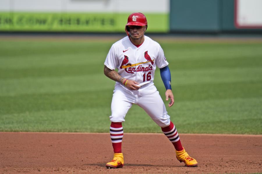 Brewers sign Kolten Wong to two-year, $18M deal