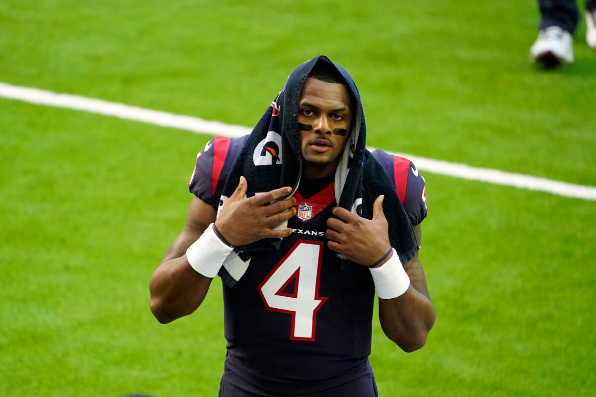 Deshaun Watson Appears to Remove Texans Profile Photo from