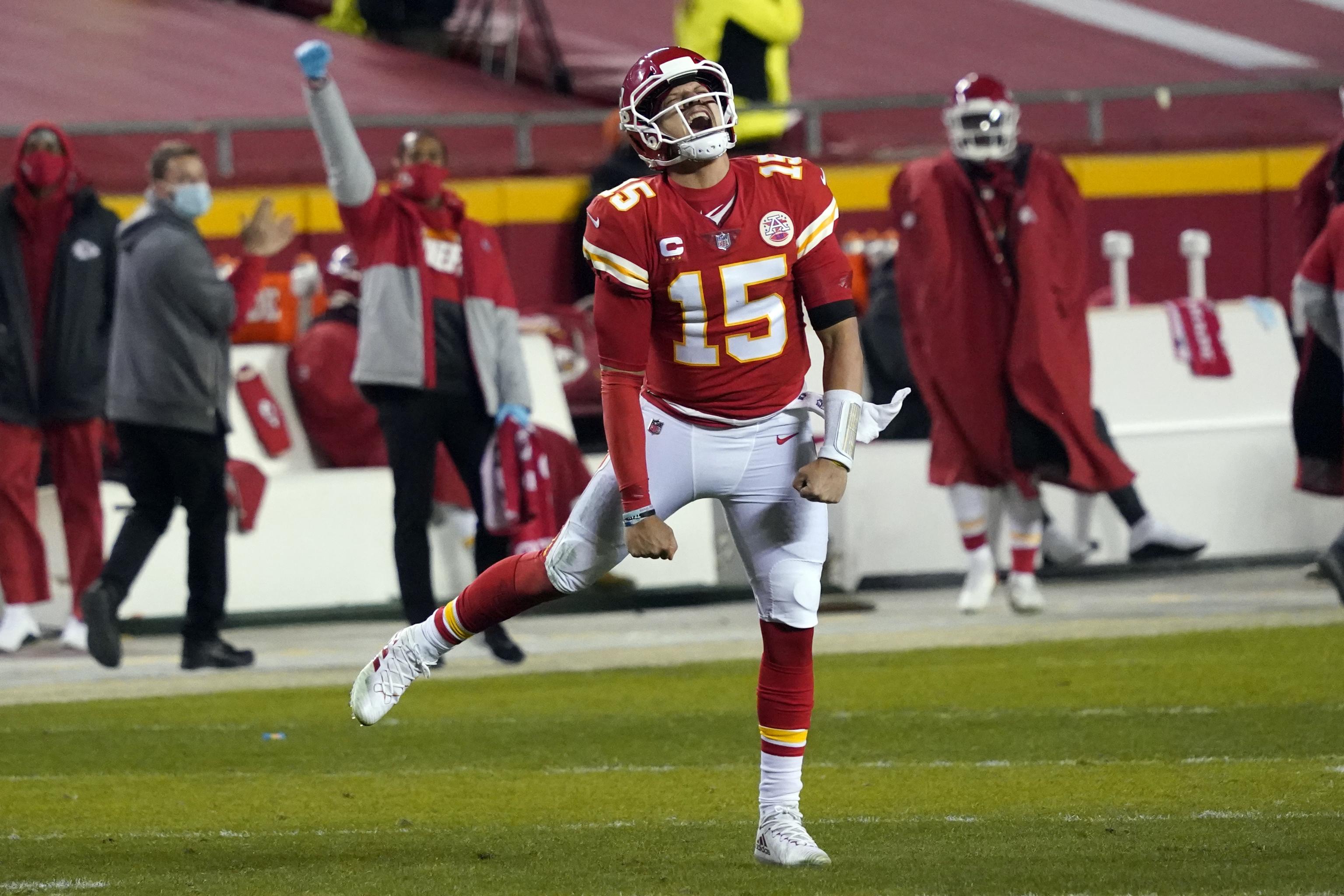 Patrick Mahomes' Chiefs rookie card sells for record-breaking price