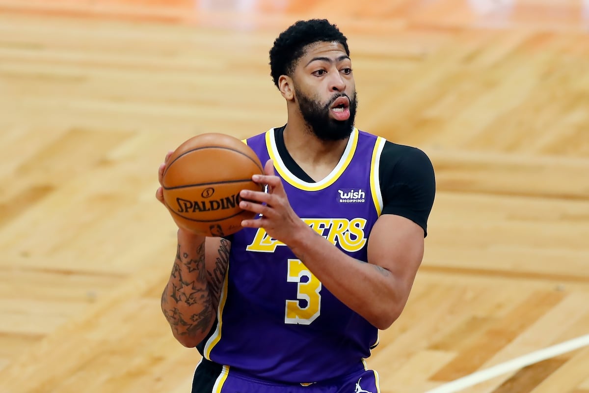 <p>Anthony Davis Drops 25 into Propel LeBron James, Lakers Past Trae Young, Hawks thumbnail