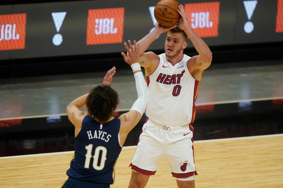 Heat's Meyers Leonard to Undergo Season-Ending Surgery on Shoulder Injury | Bleacher Report ...