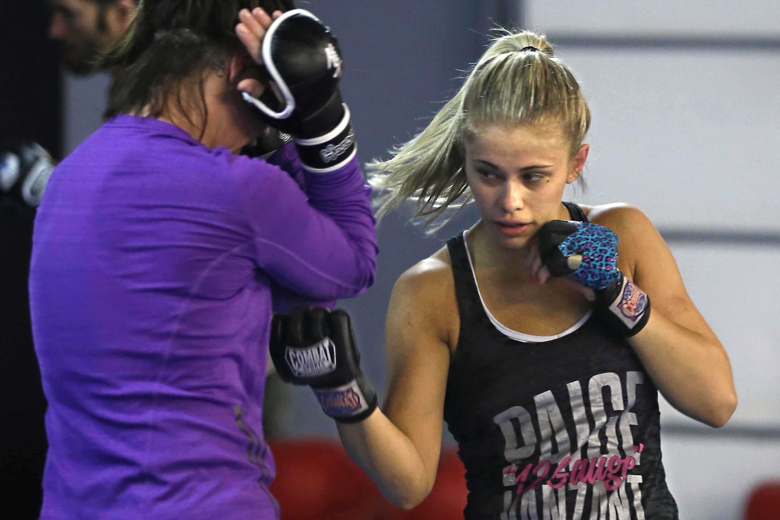 Paige Vanzant Falls To Britain Hart Via Decision In Bkfc Debut At Knucklemania Bleacher Report Latest News Videos And Highlights