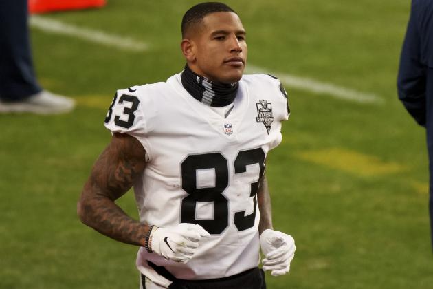 Las Vegas Raiders tight end Darren Waller (83) walks on the sidelines against the Denver Broncos during the first half of an NFL football game, Sunday, Jan.. 3, 2021, in Denver. (AP Photo/Justin Edmonds)