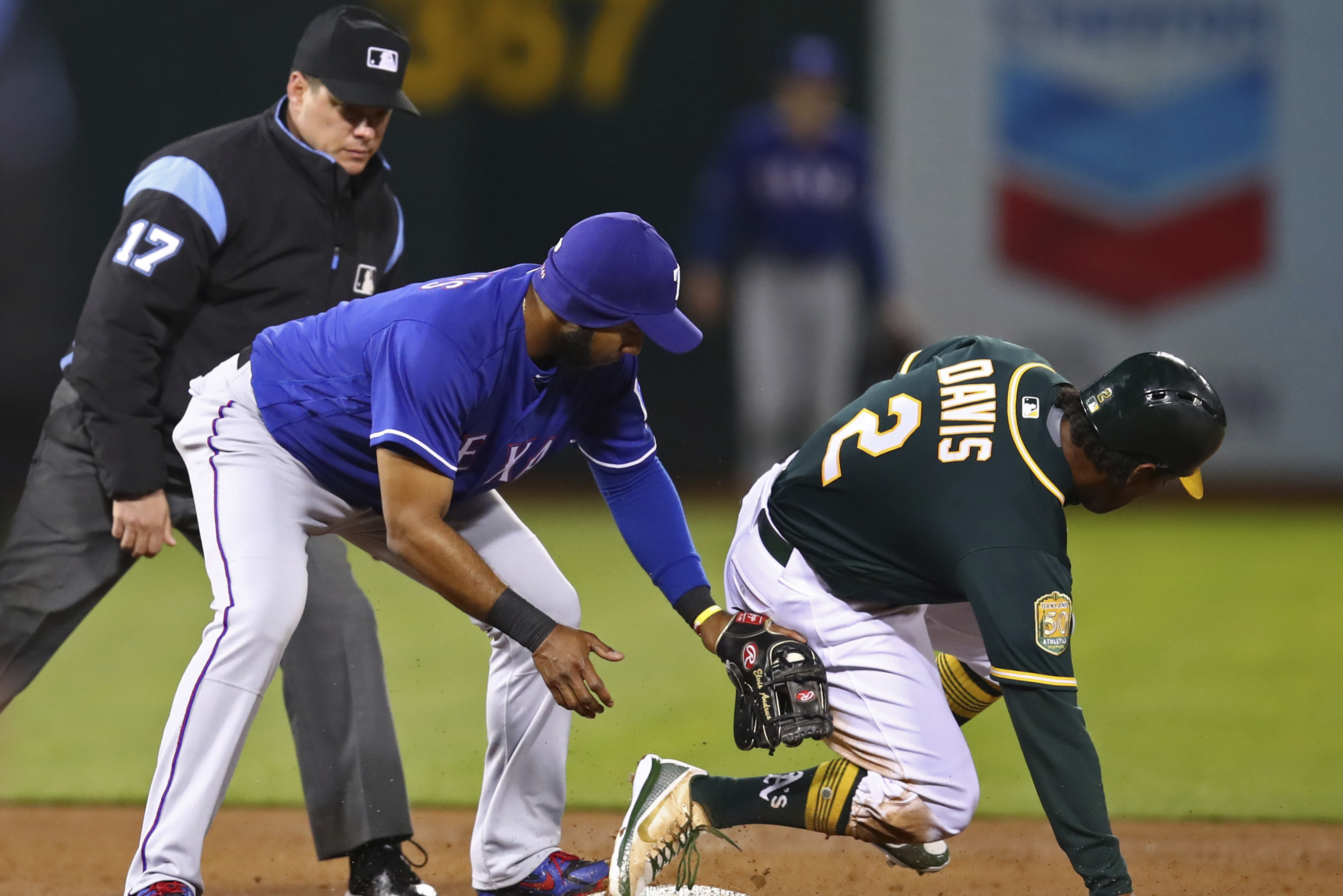 Khris Davis Traded to Rangers from A's for Elvis Andrus