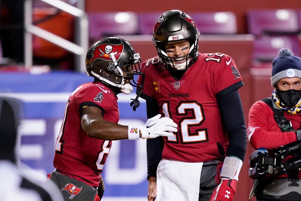 Tom Brady, Antonio Brown Contract Incentives Revealed After Bucs Win